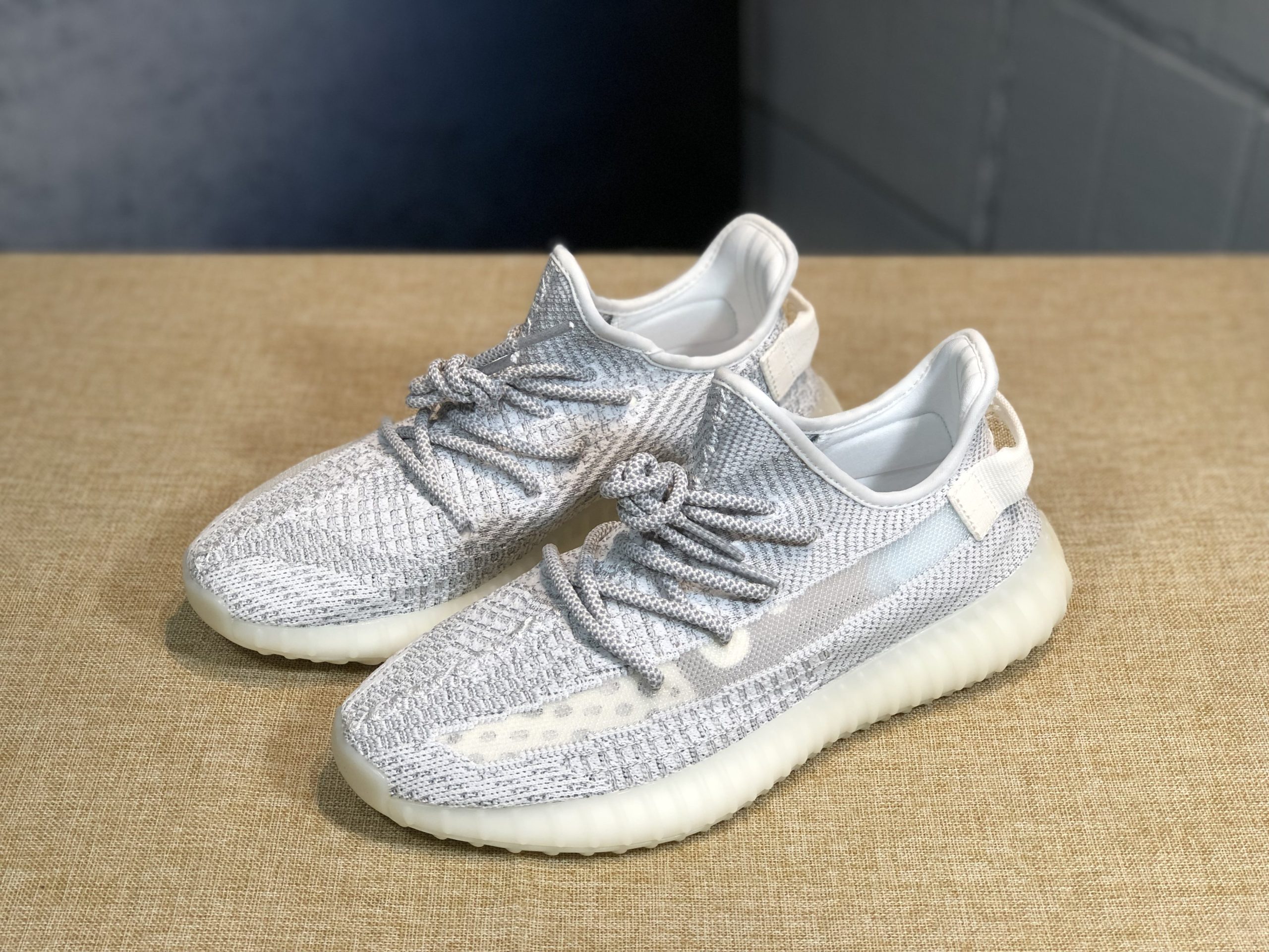 Adidas yeezy boost 350 v2 - immagine 2