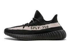 Yeezy v2 oreo : black & white che non stanca mai