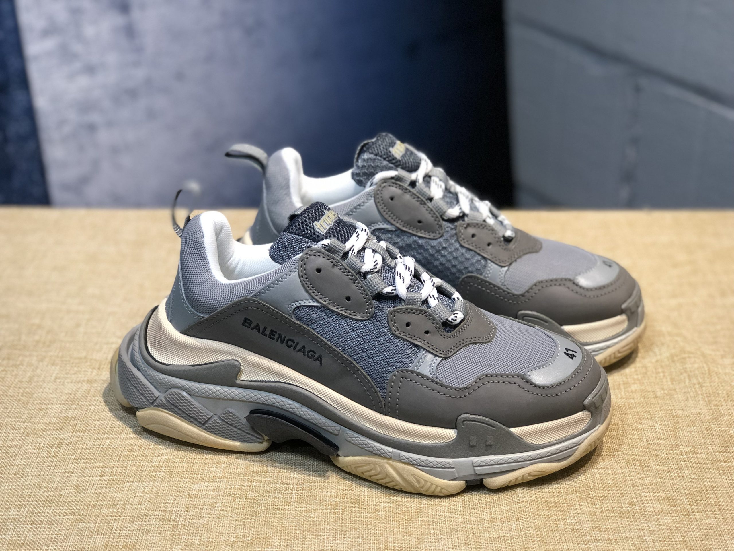 Balenciaga Triple s - immagine 2