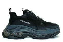 Balenciaga triple s