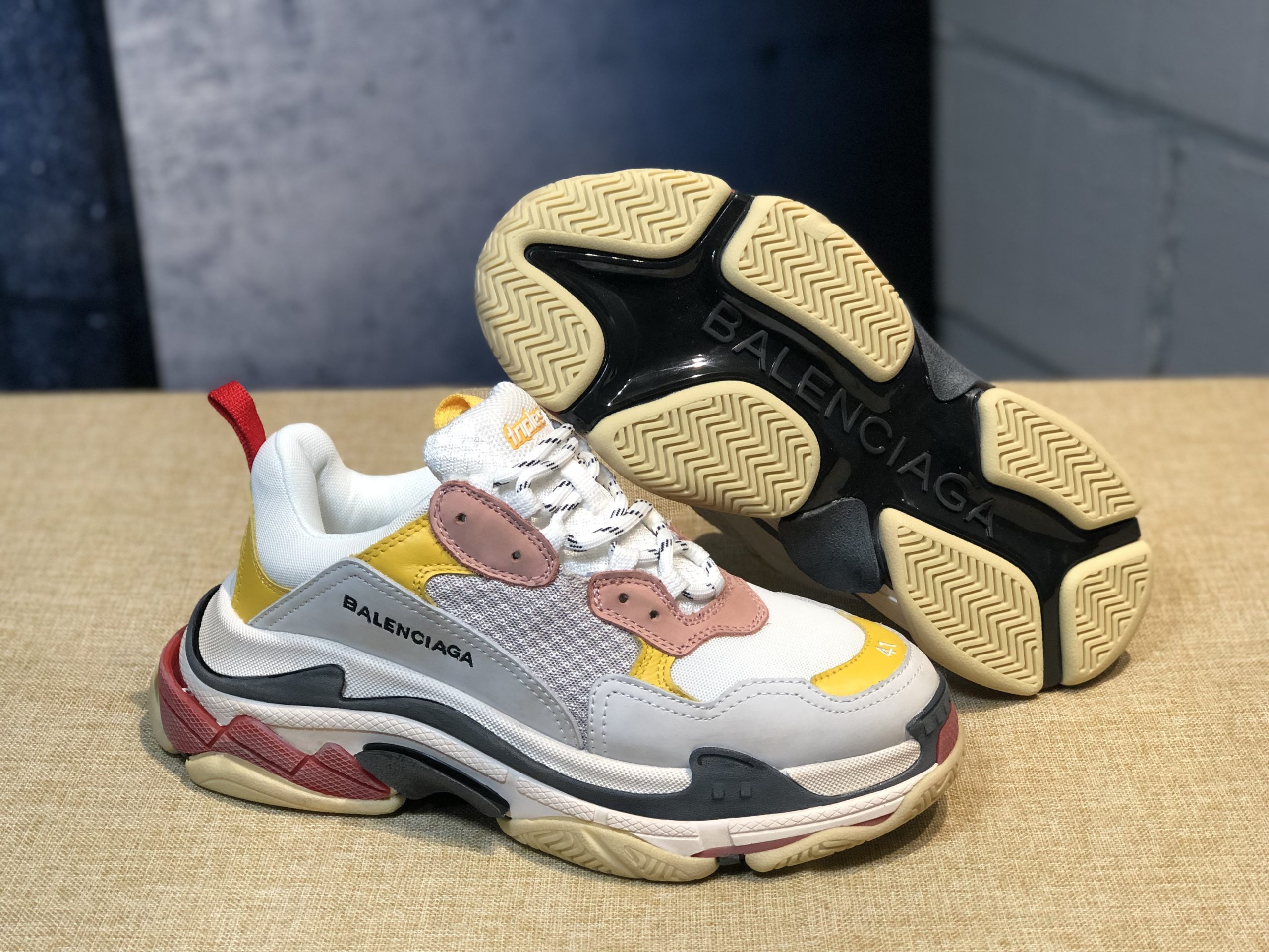 Balenciaga Triple s - immagine 5