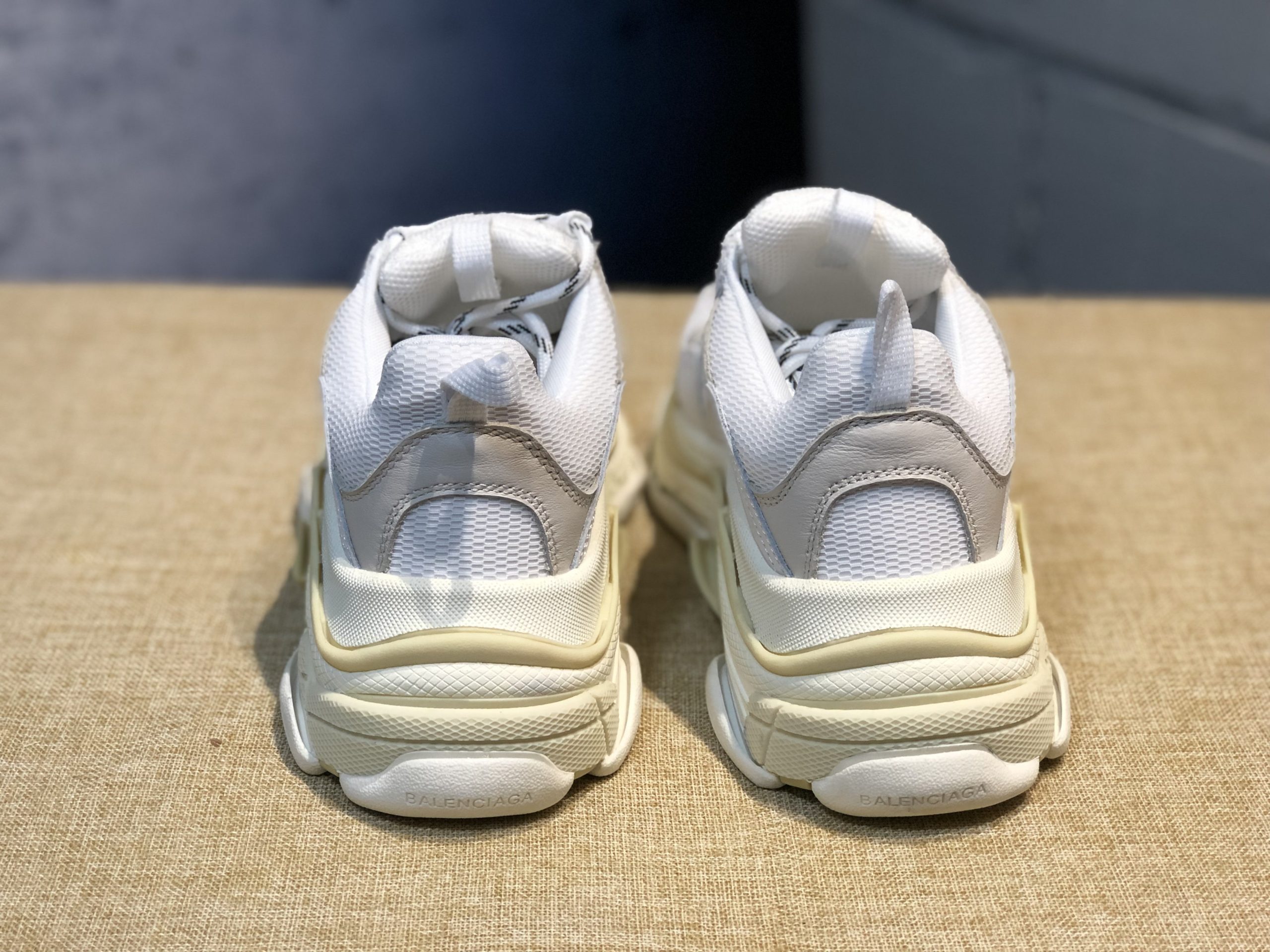 Balenciaga Triple s - immagine 4