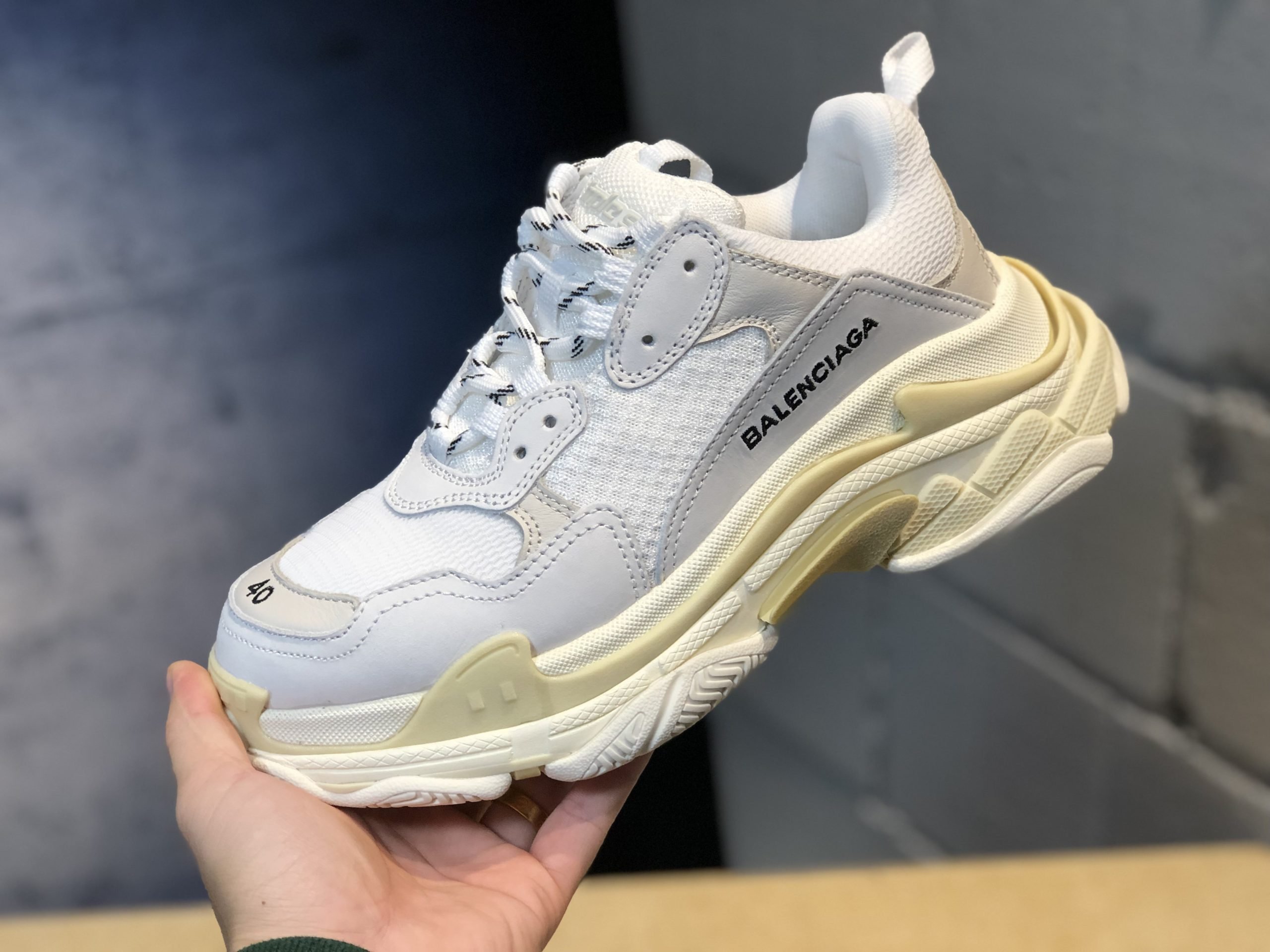 Balenciaga Triple s - immagine 2