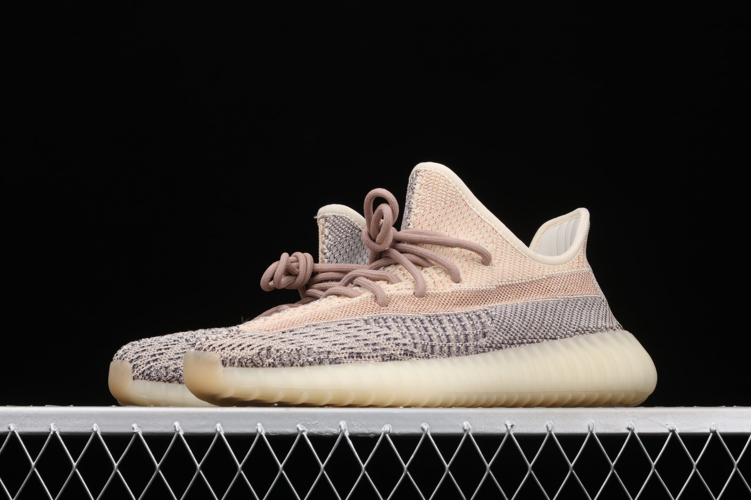 Adidas yeezy boost 350 v2 - immagine 4
