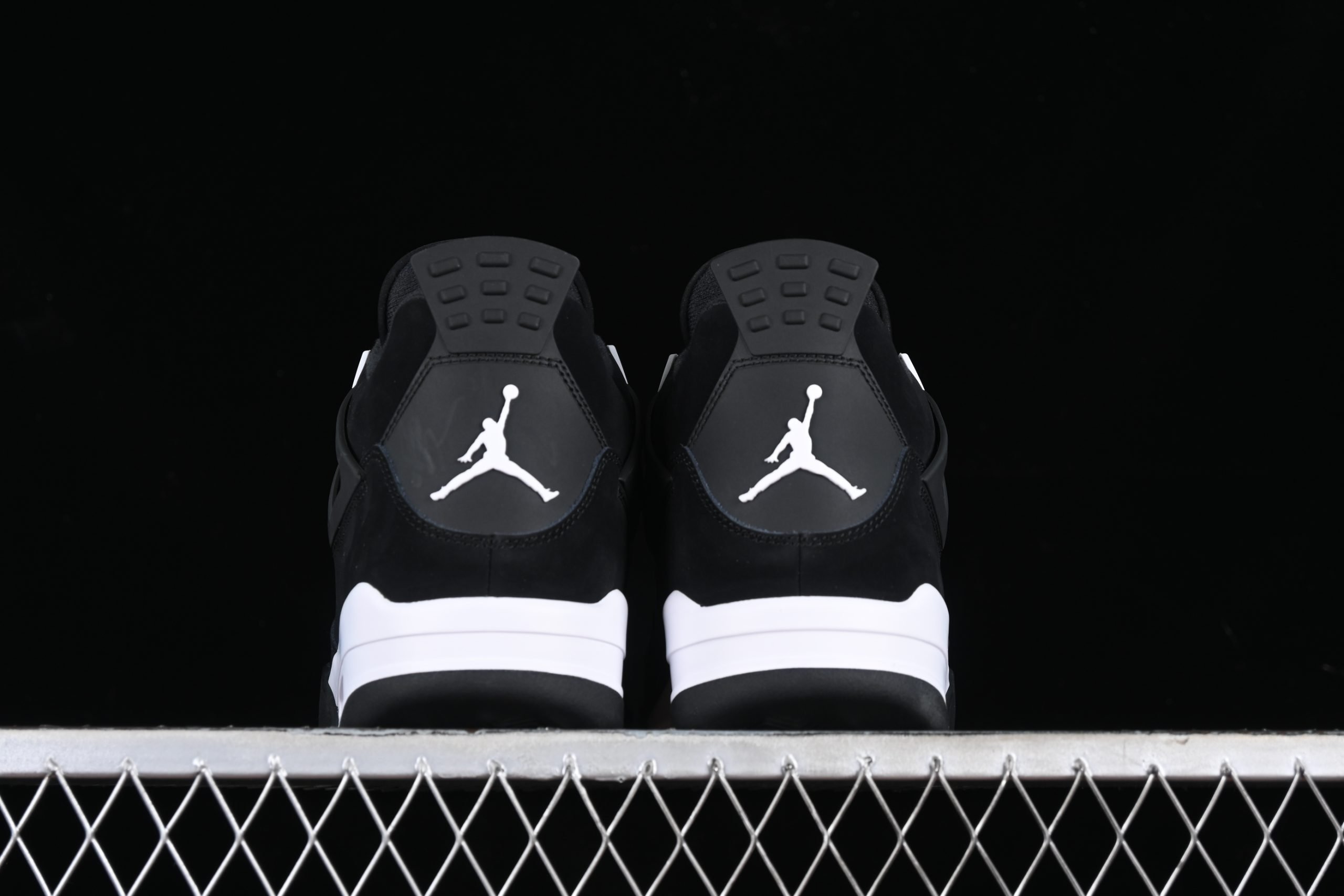Jordan 4 white thunder - immagine 4