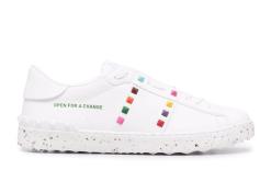Valentino sneakers "open for a change"