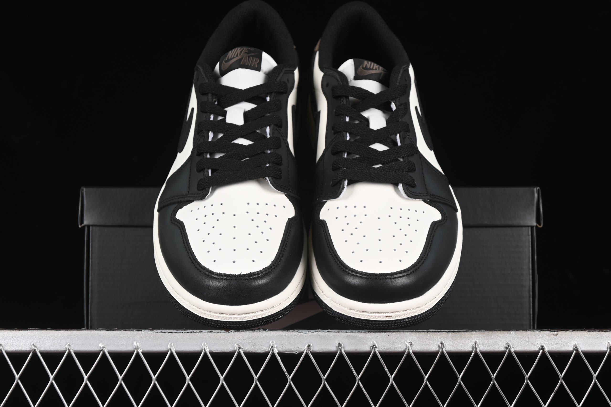 Jordan 1 dark mocha low - immagine 5