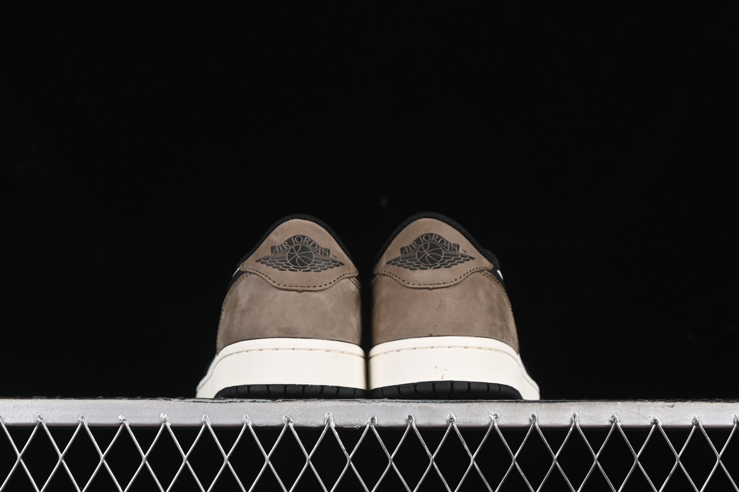 Jordan 1 dark mocha low - immagine 4