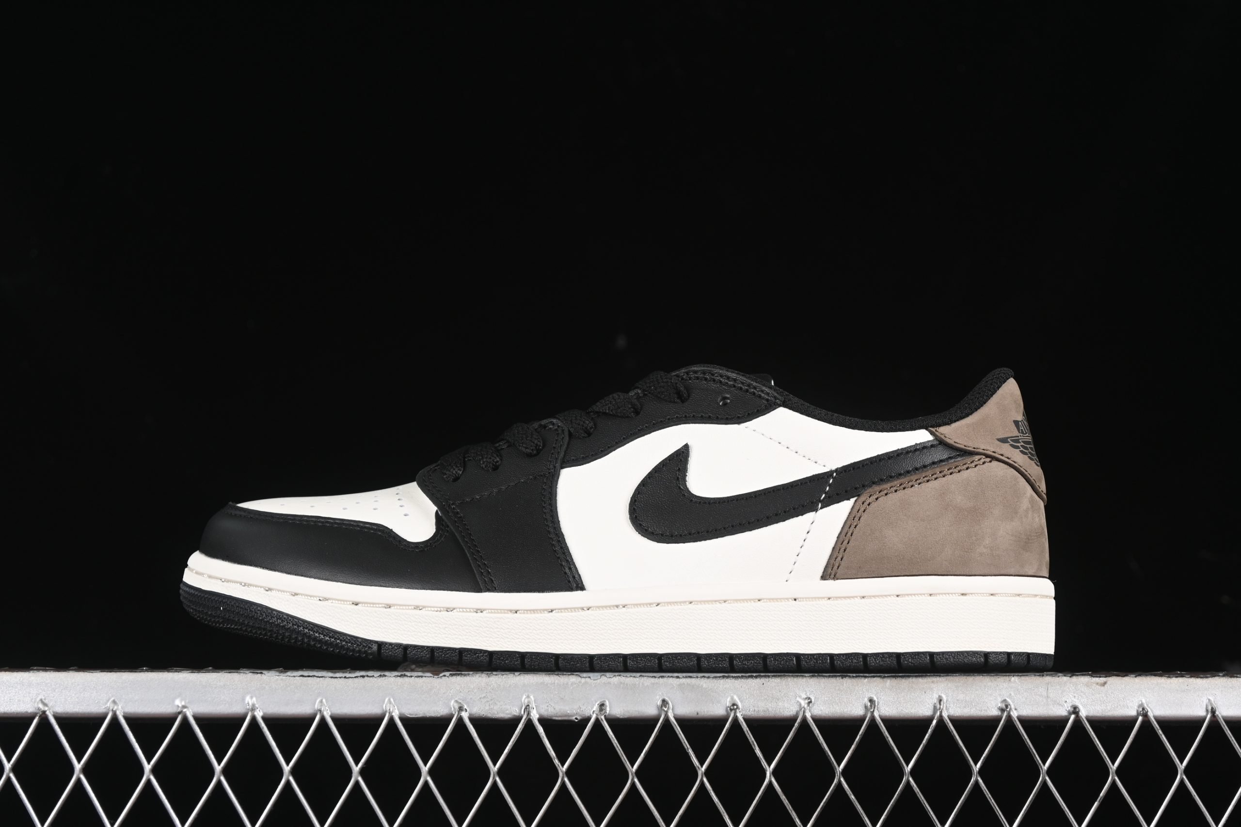 Jordan 1 dark mocha low - immagine 2