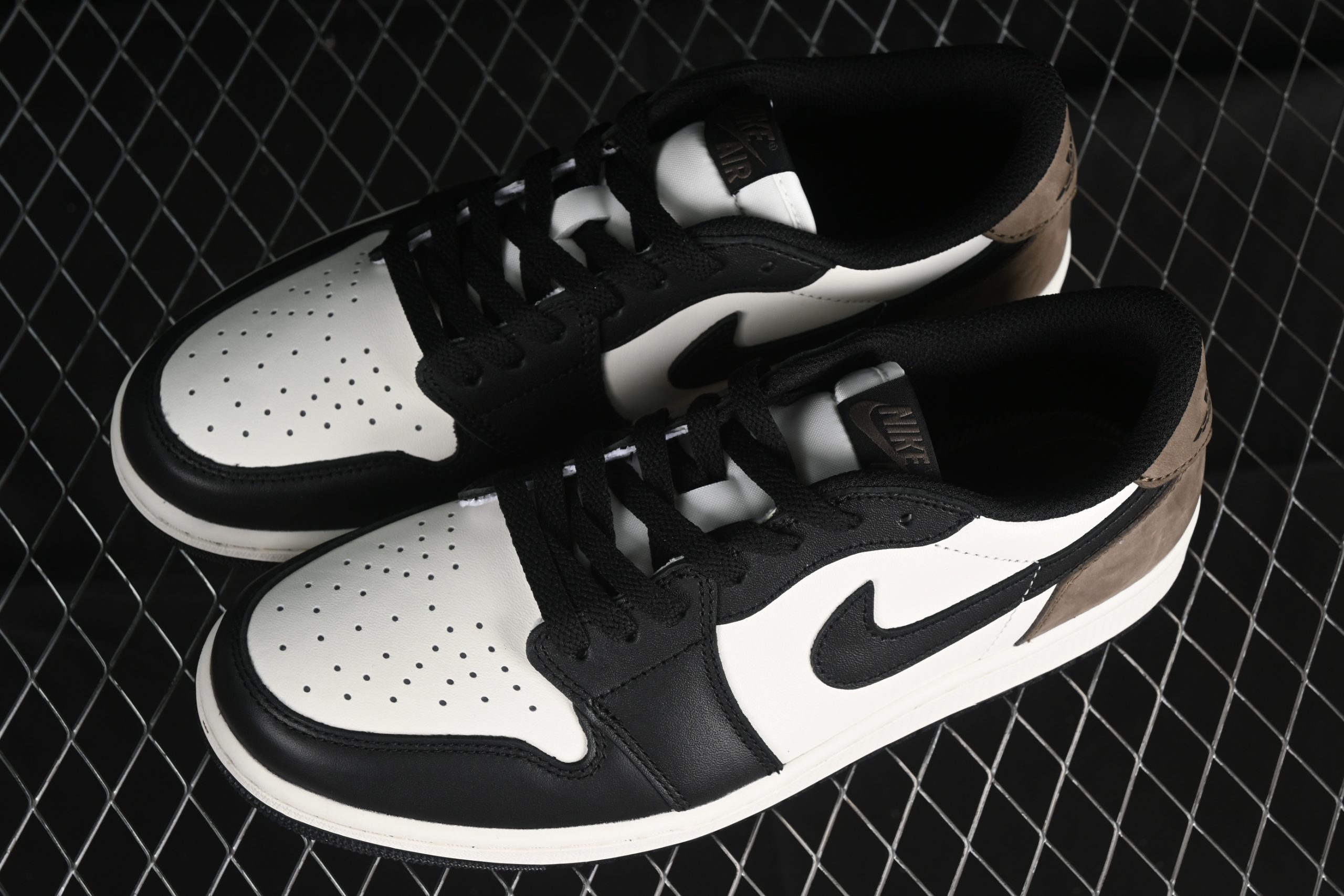 Jordan 1 dark mocha low - immagine 6