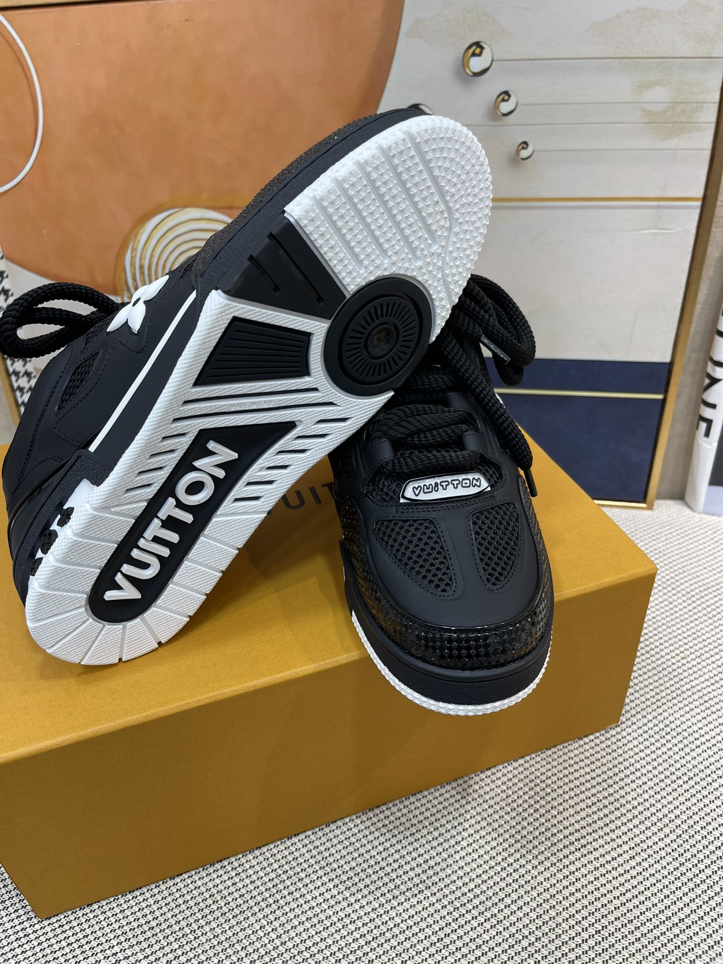 Lv skate black and white - immagine 3