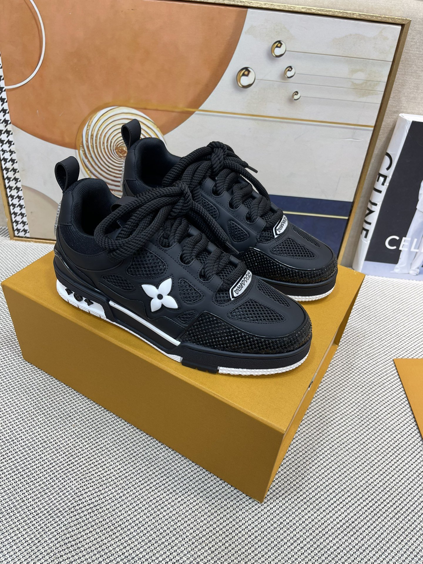 Lv skate black and white - immagine 2