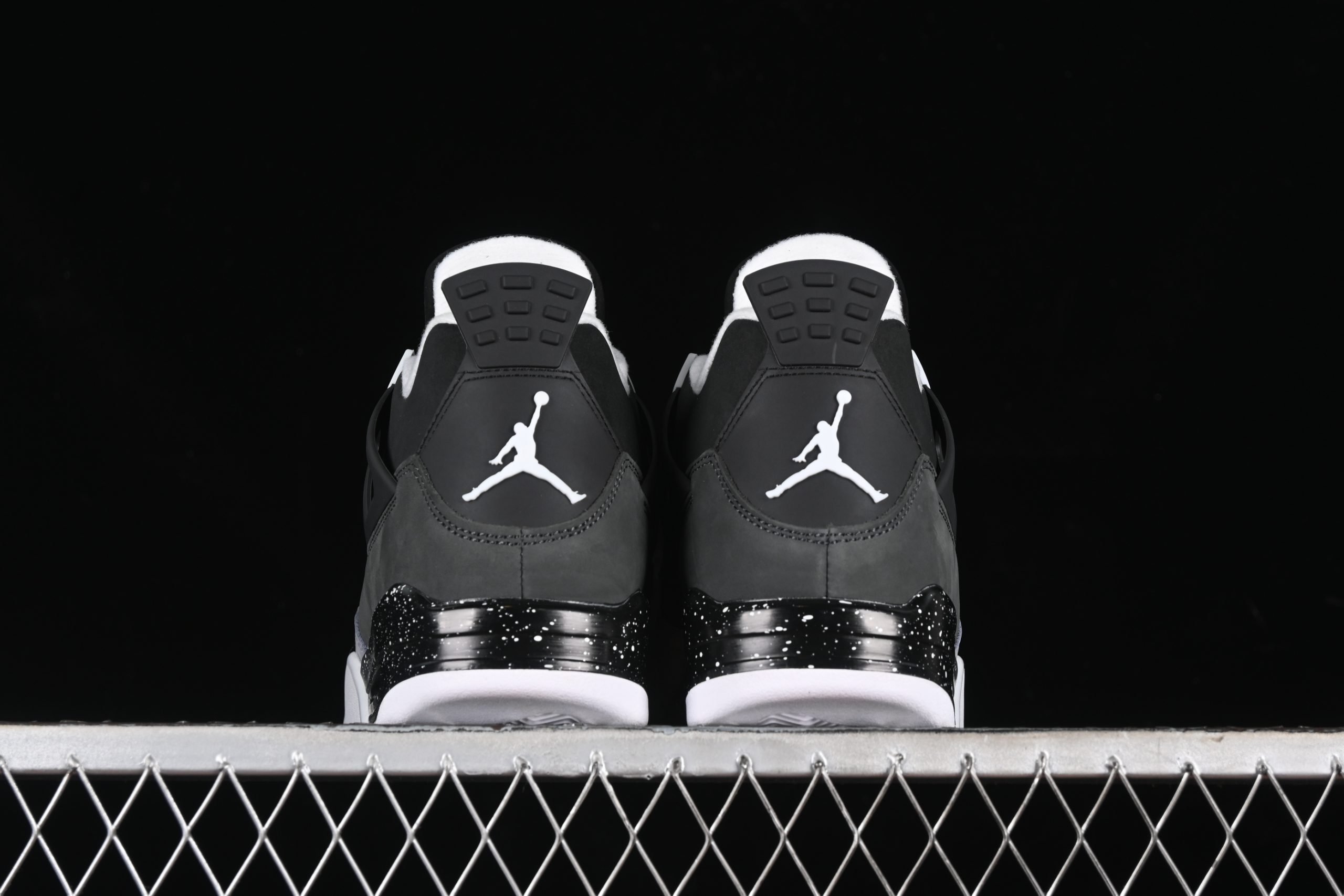 Jordan 4 "fear pack" - immagine 4