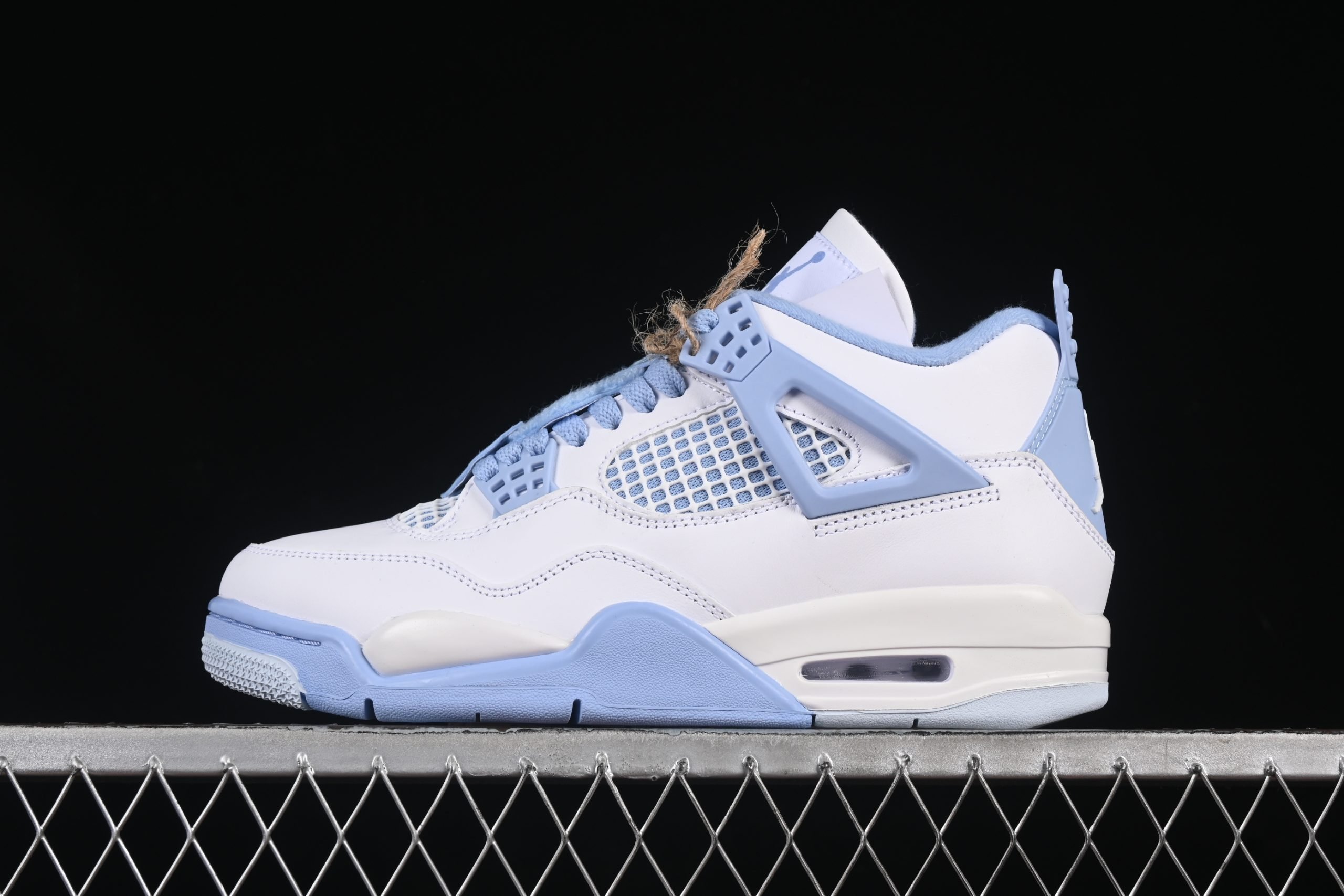 Jordan 4 "Forget me not" - immagine 3