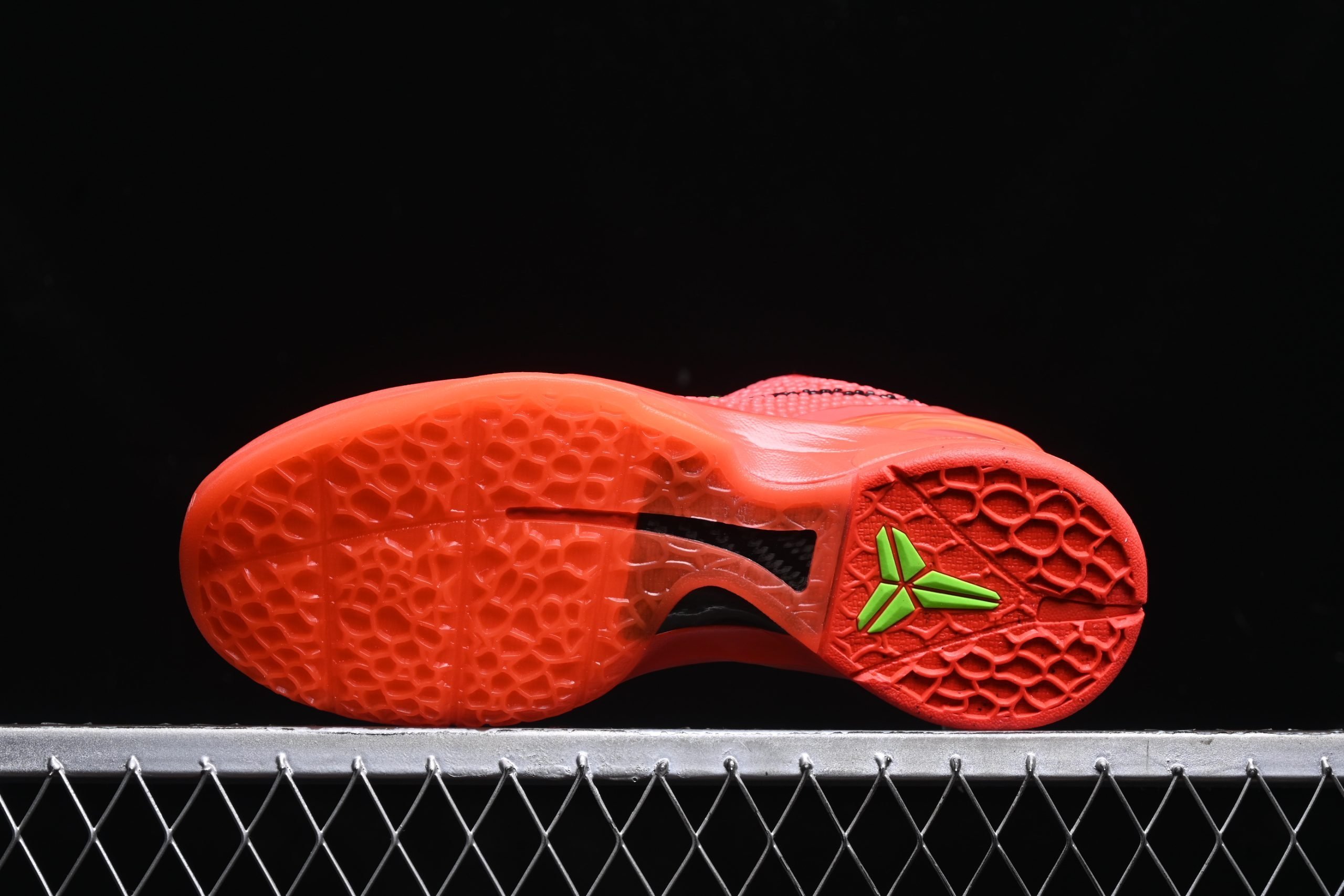 Nike Kobe 6 protro reverse grinch - immagine 3