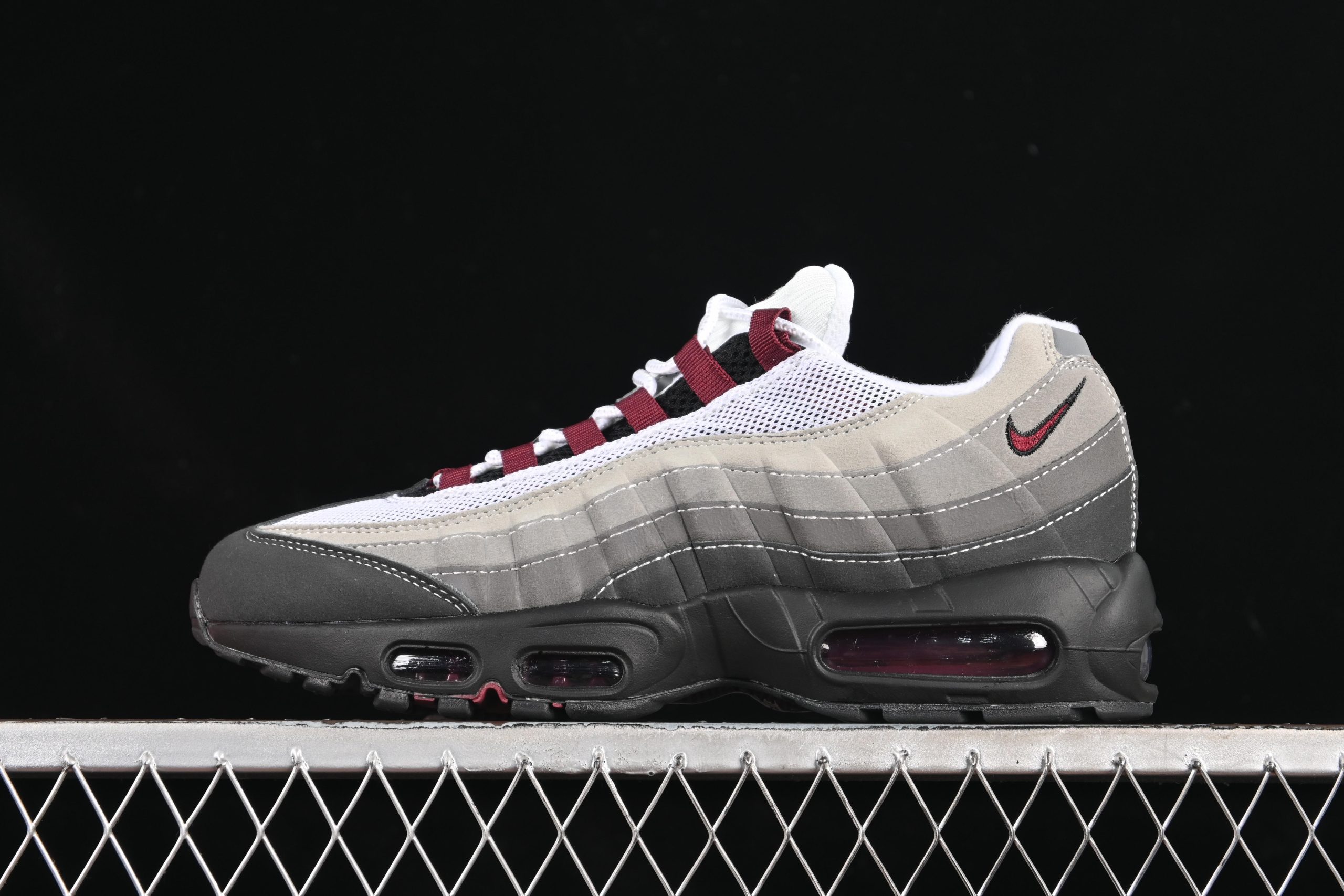 Nike air max 95 Dark Beetroot - immagine 2