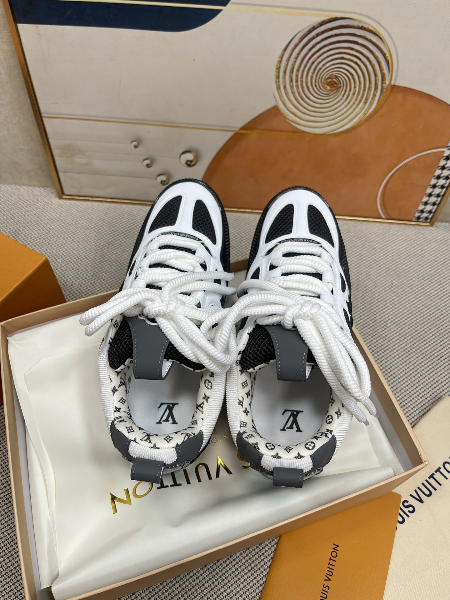 LV Skate Gray Black White - immagine 5