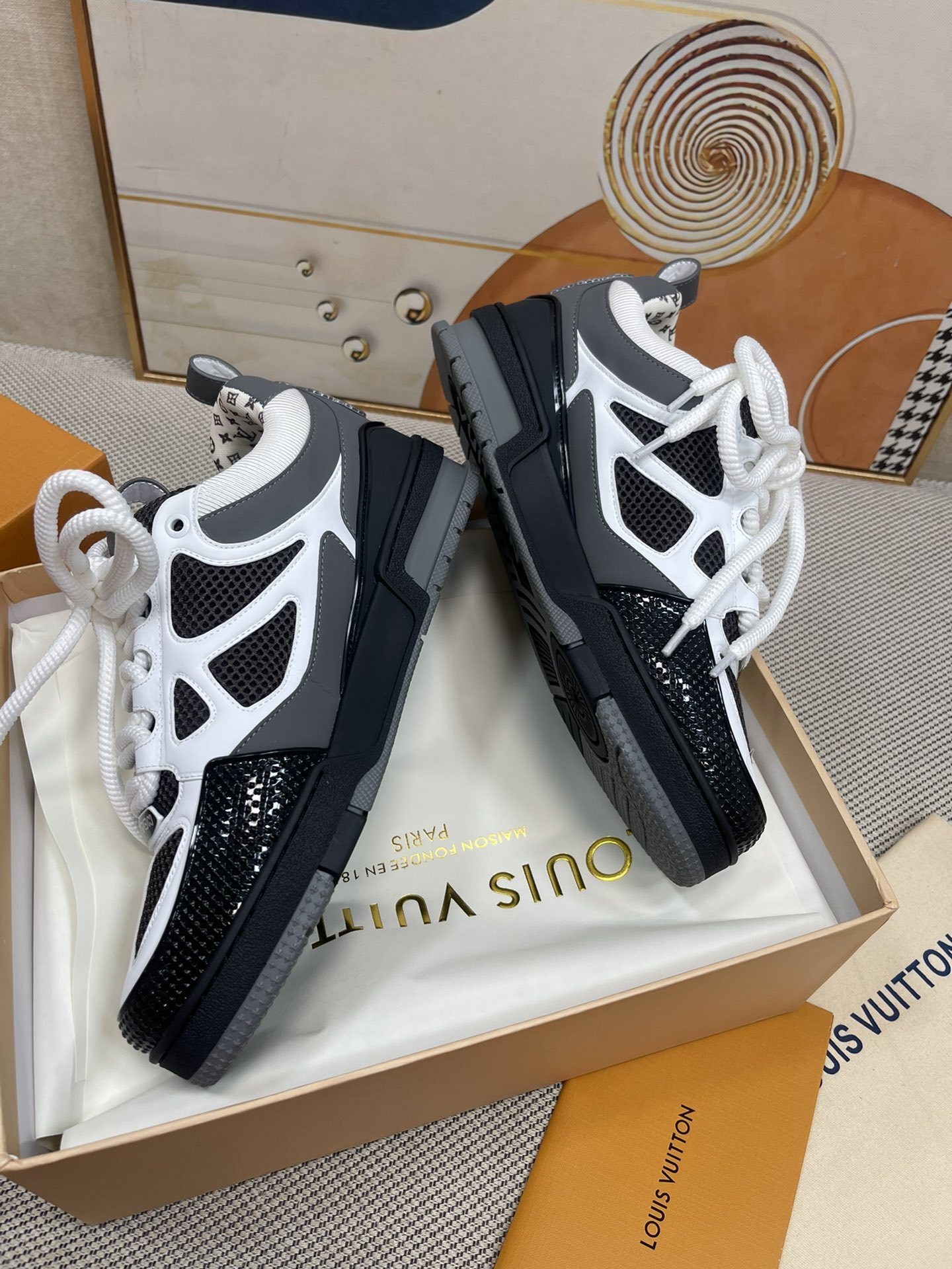 LV Skate Gray Black White - immagine 6