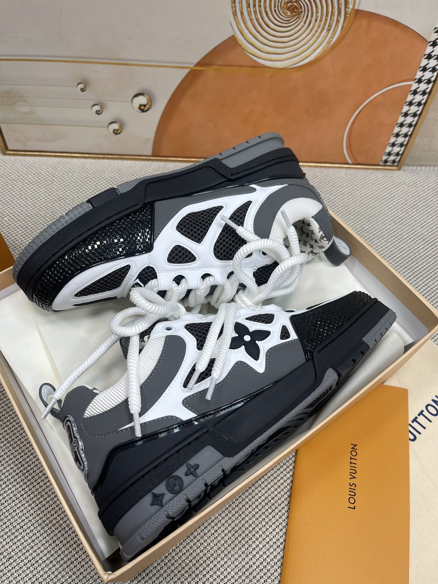 LV Skate Gray Black White - immagine 7