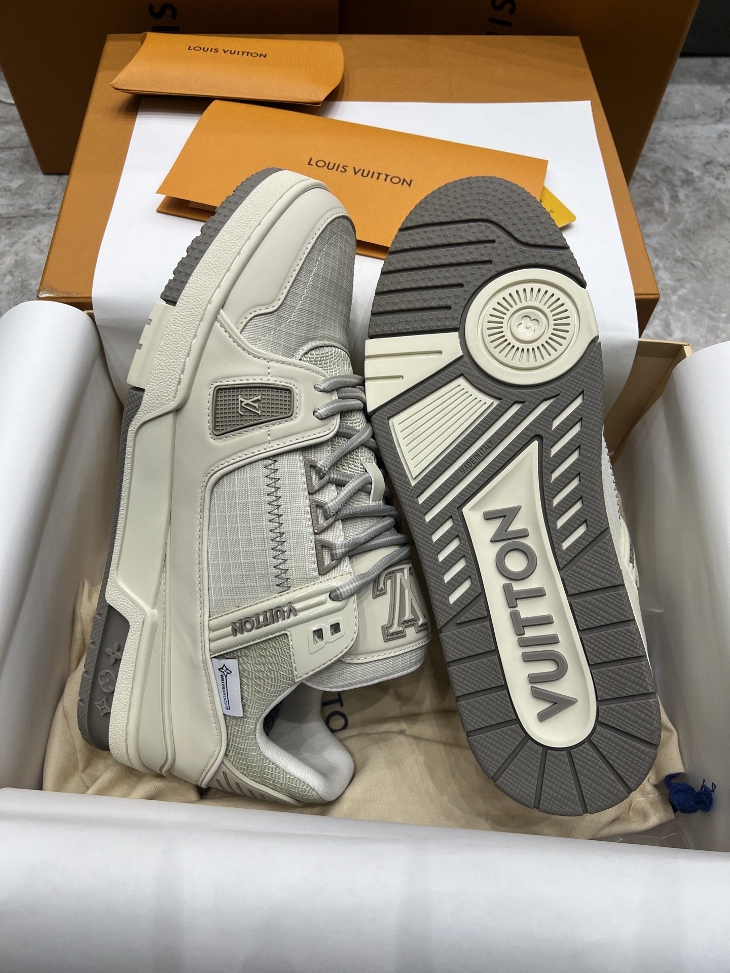 LV Trainer Grey - immagine 3