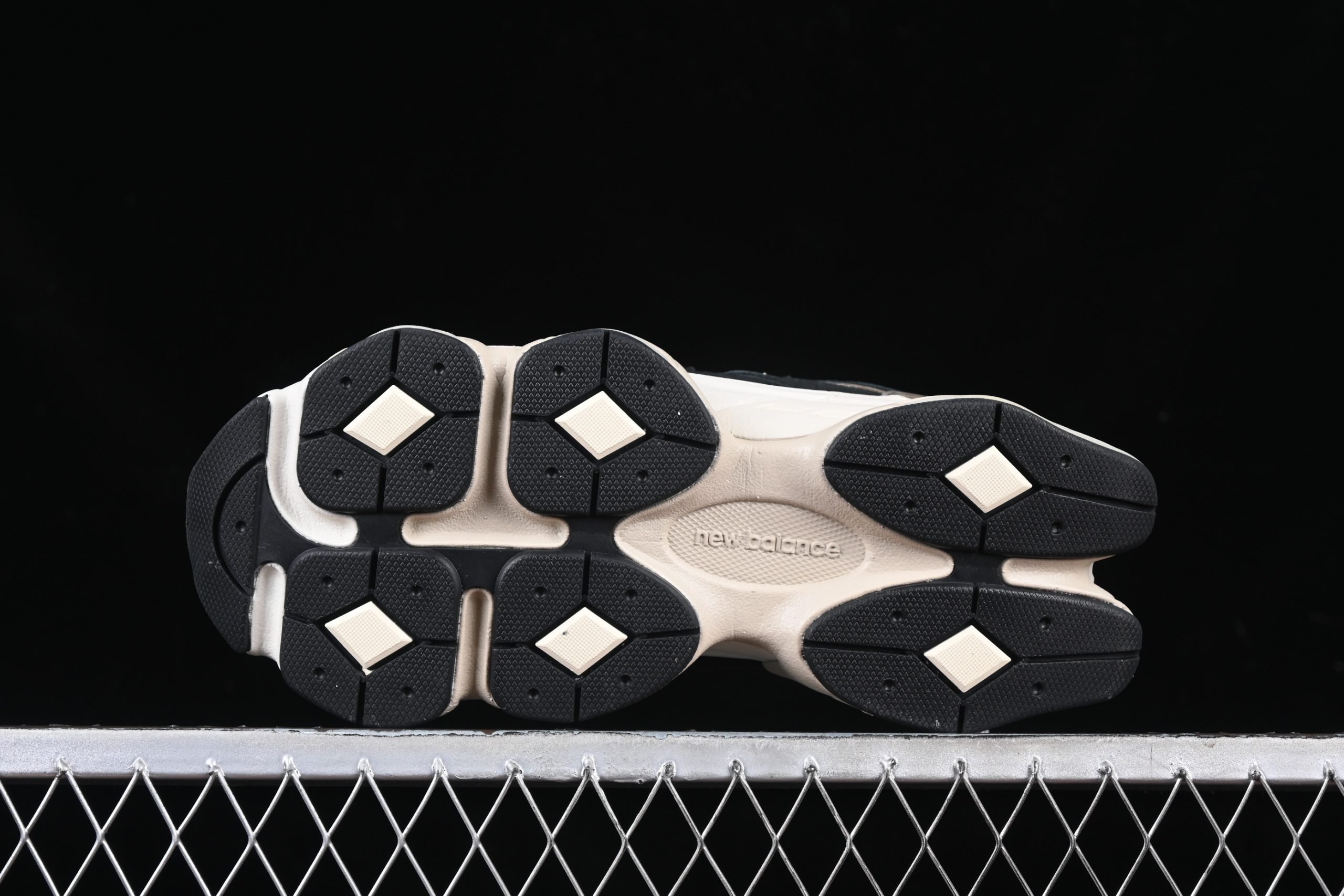New Balance 9060 Black Beige White - immagine 3
