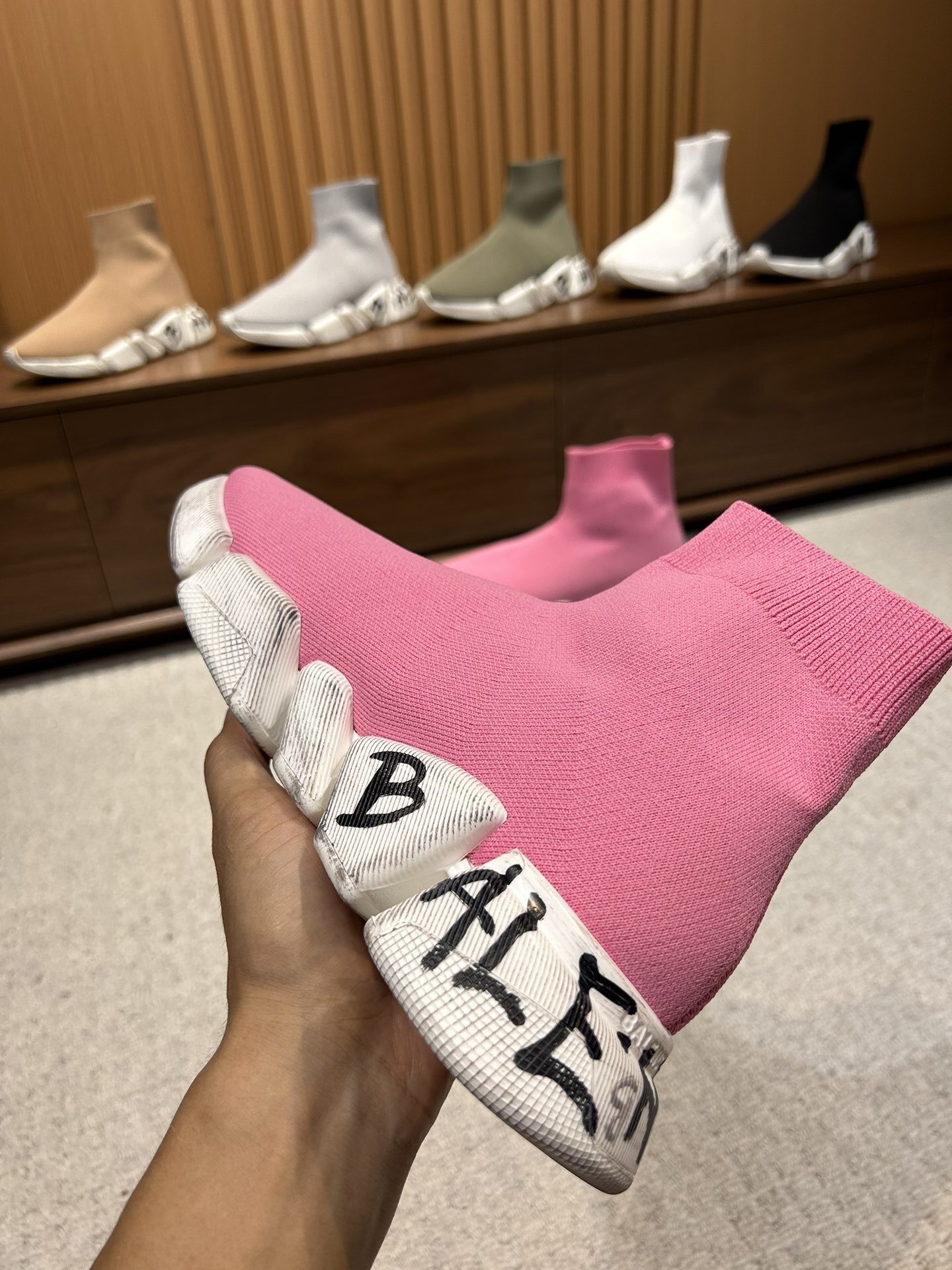 Balenciaga Speed 2.0 Graffiti Recycled Knit Fluo Pink - immagine 3