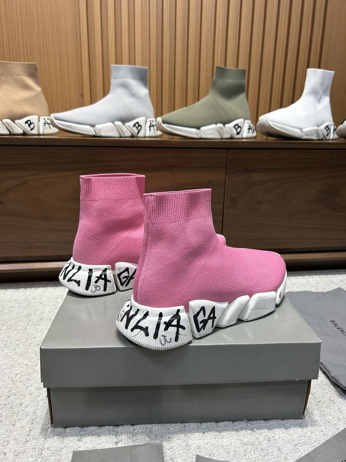 Balenciaga Speed 2.0 Graffiti Recycled Knit Fluo Pink - immagine 6