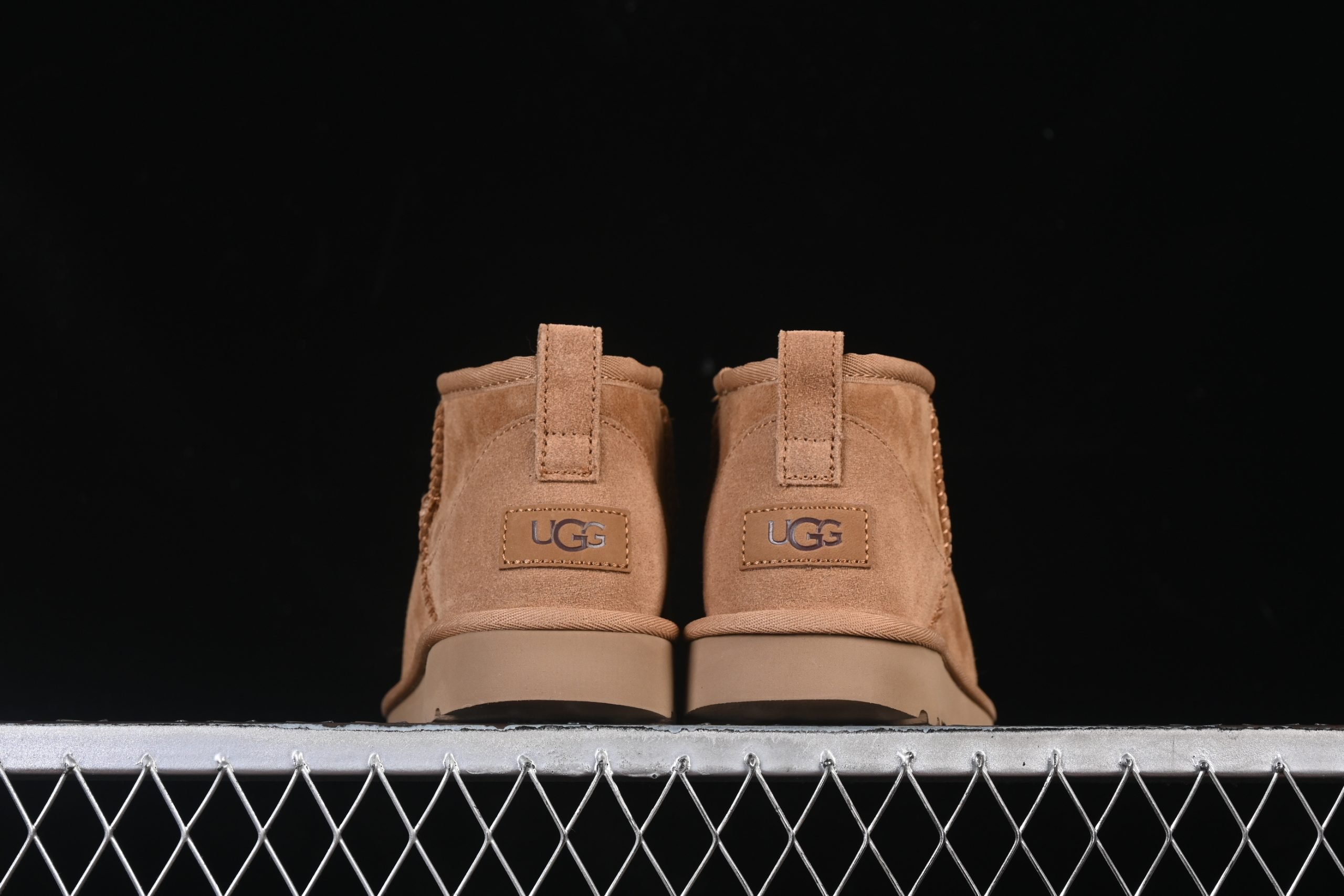 UGG Classic Ultra Mini Chestnut - immagine 4