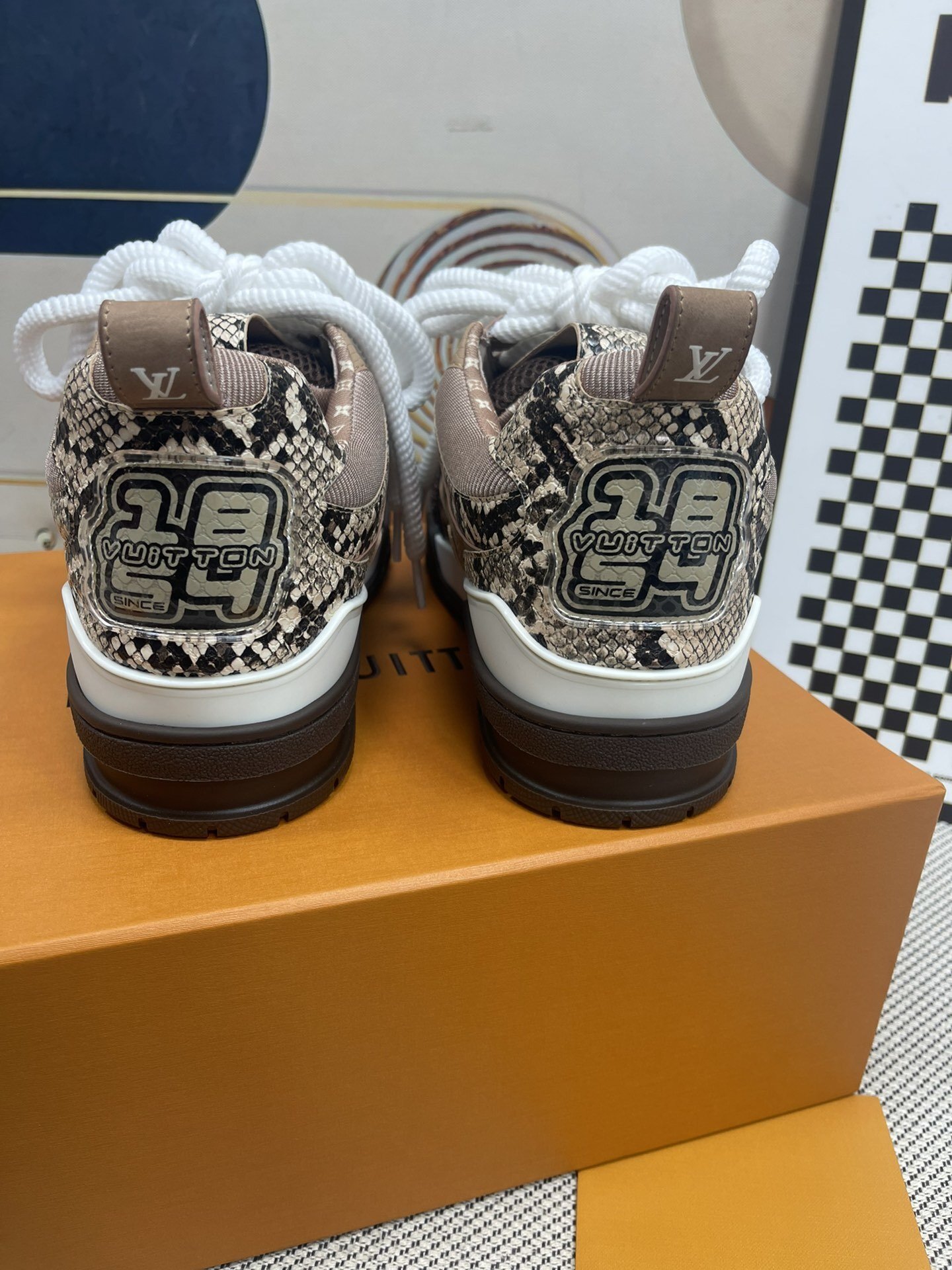 LV Skate Brown Snakeskin - immagine 3