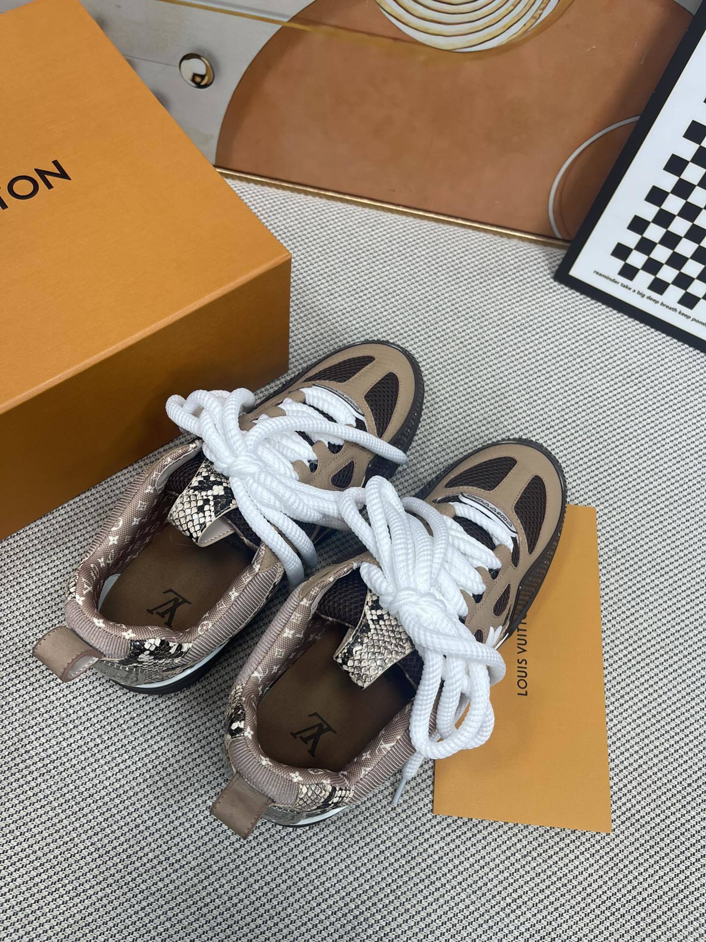LV Skate Brown Snakeskin - immagine 6