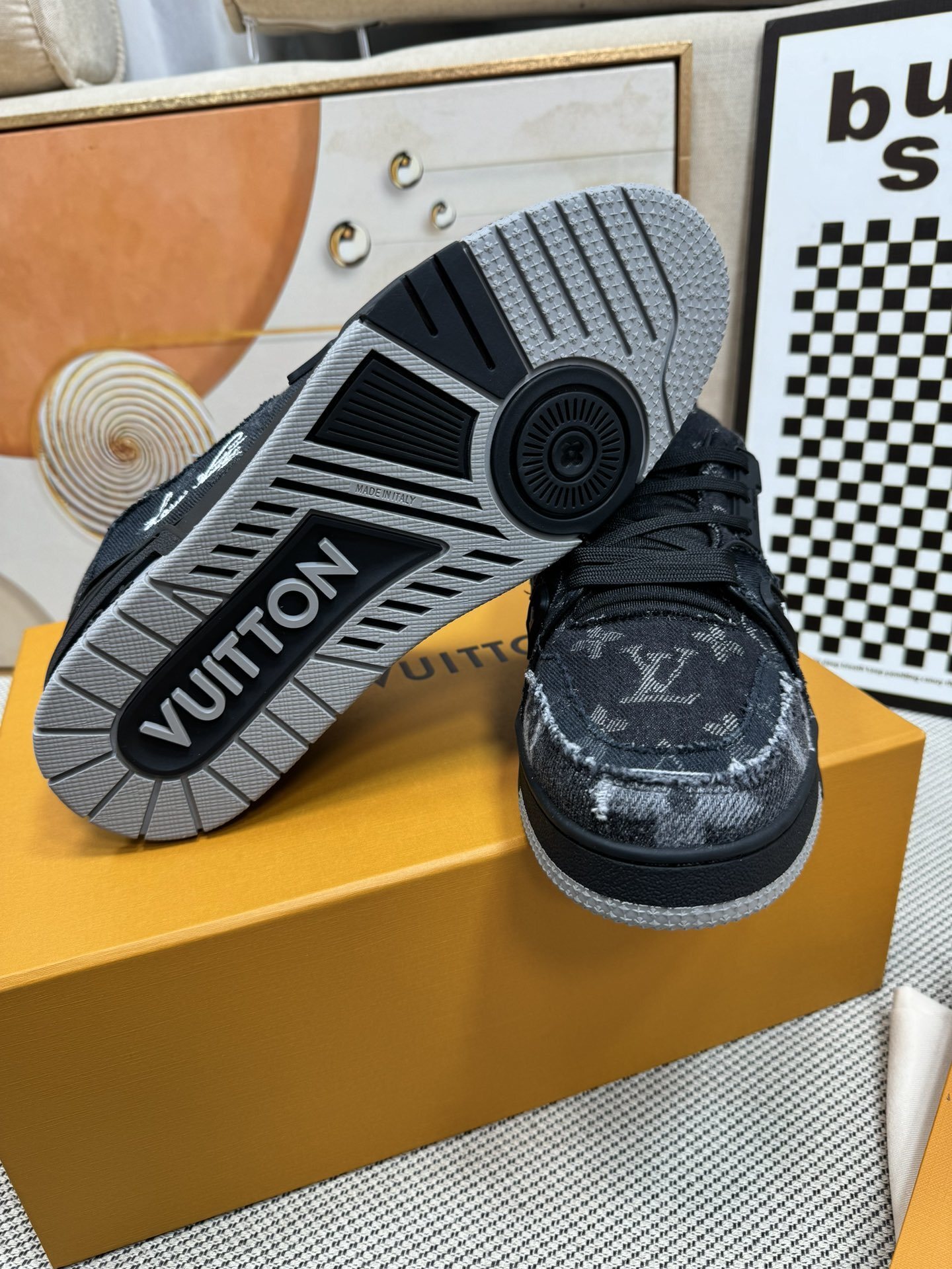 LV Trainer Black Monogram Denim - immagine 5