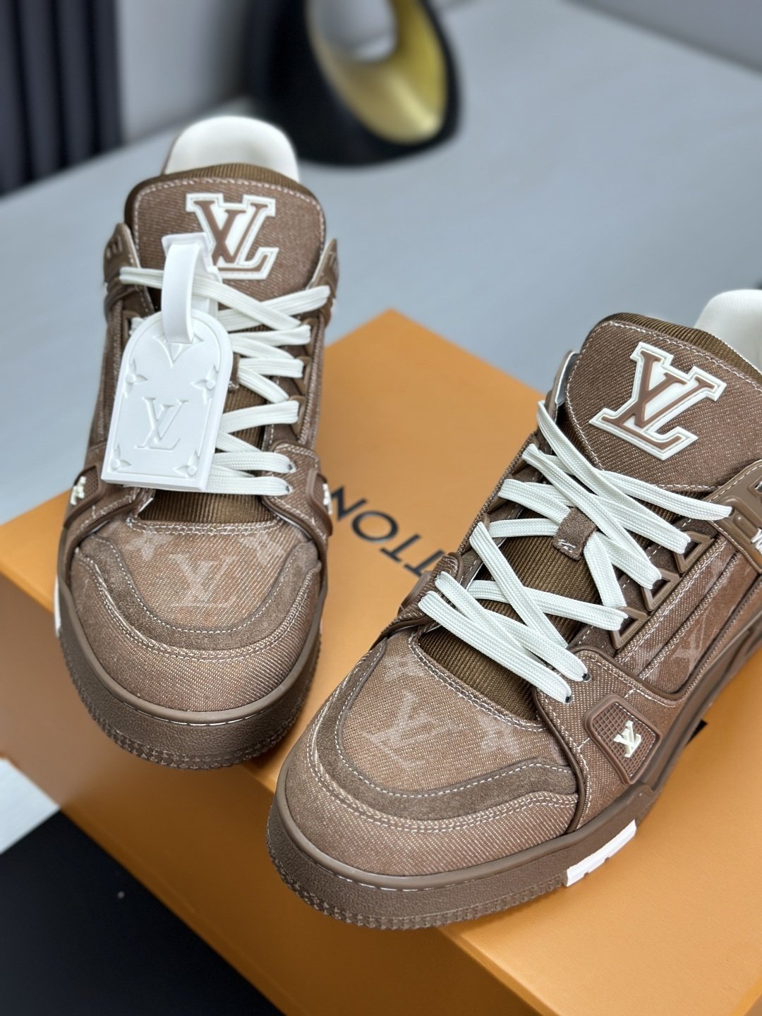LV Trainer Monogram Canvas Brown - immagine 2