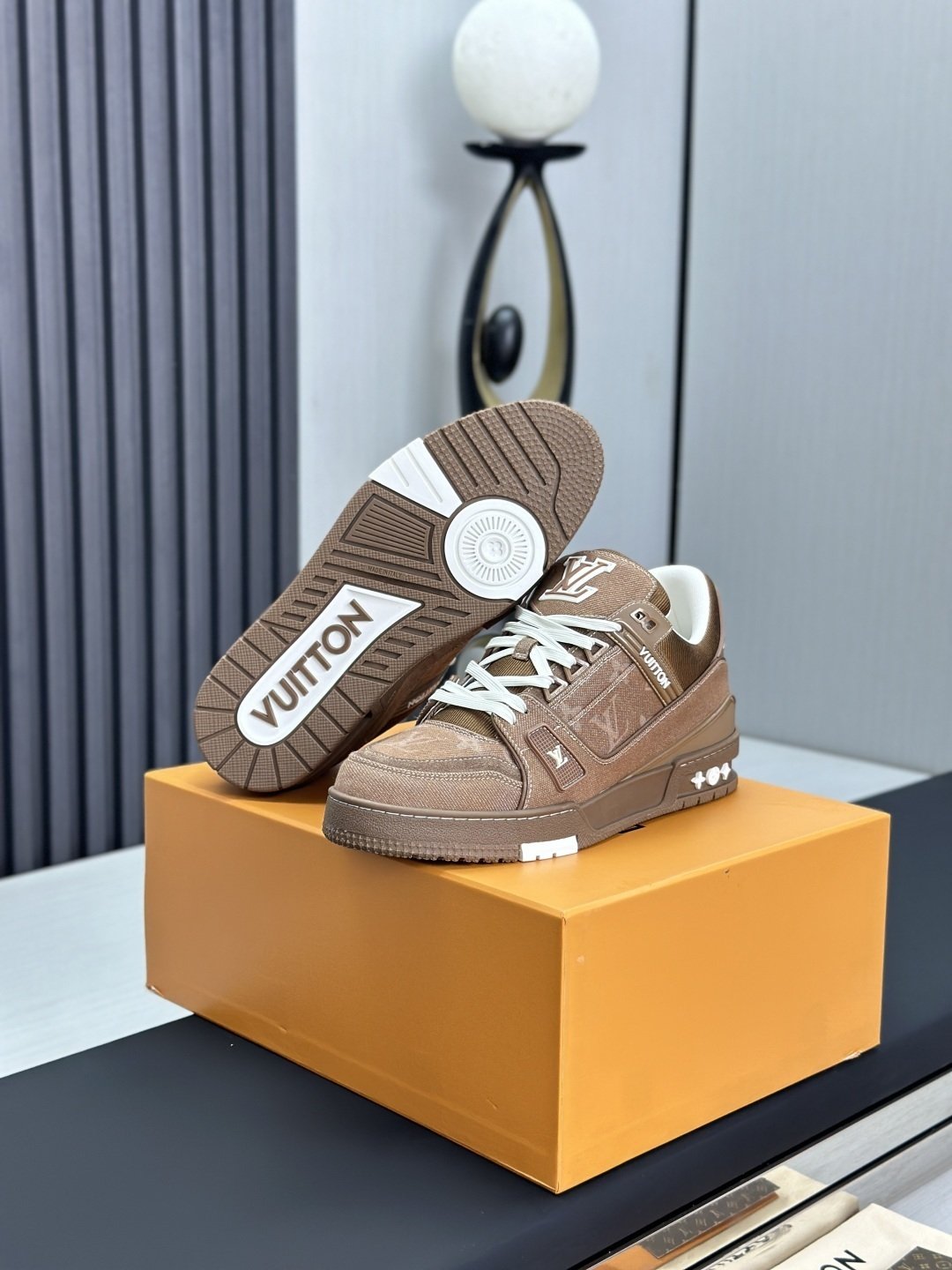 LV Trainer Monogram Canvas Brown - immagine 3