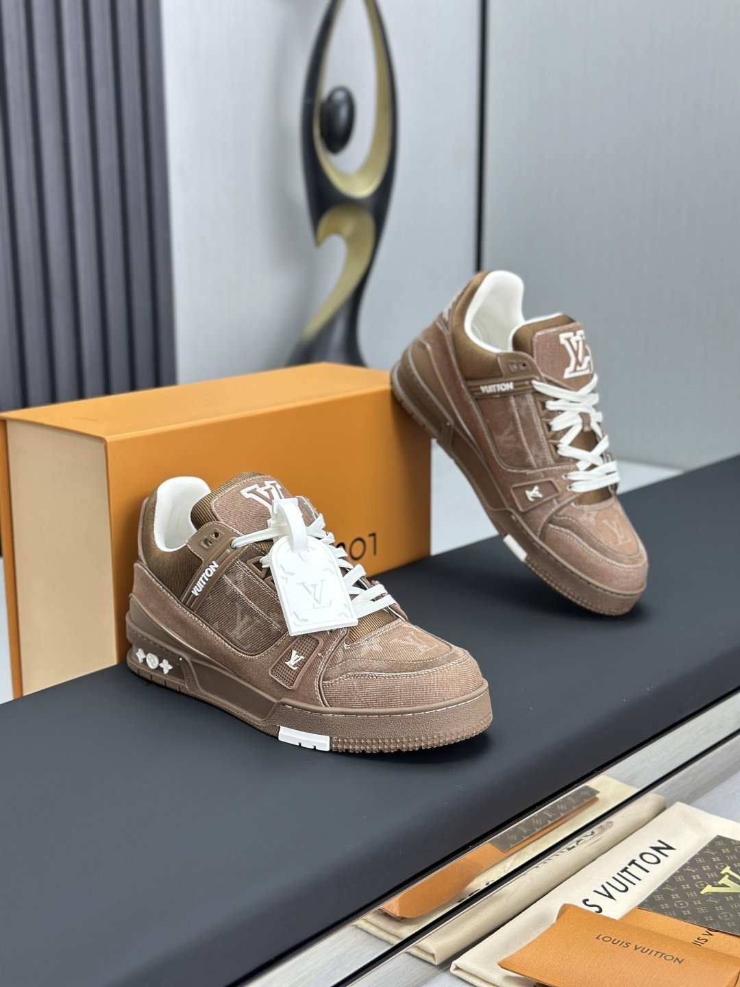 LV Trainer Monogram Canvas Brown - immagine 5