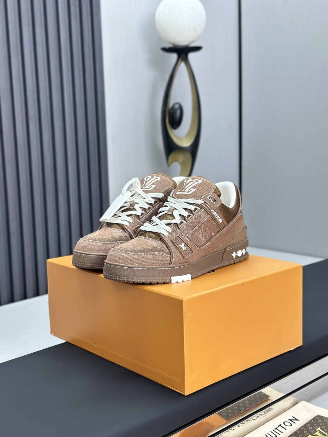 LV Trainer Monogram Canvas Brown - immagine 6