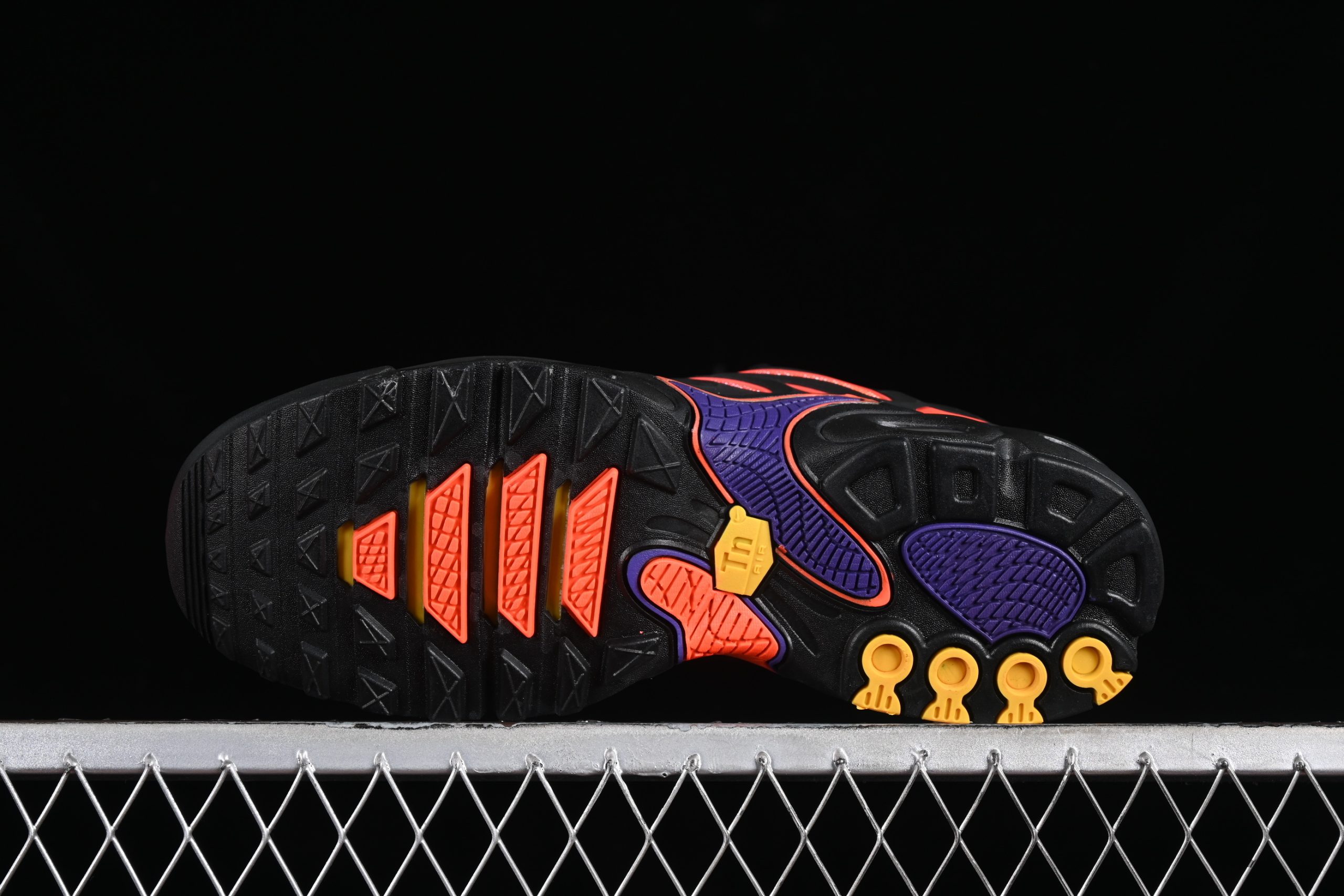 Nike Air Max Plus Drift TN 1 All Day - immagine 4