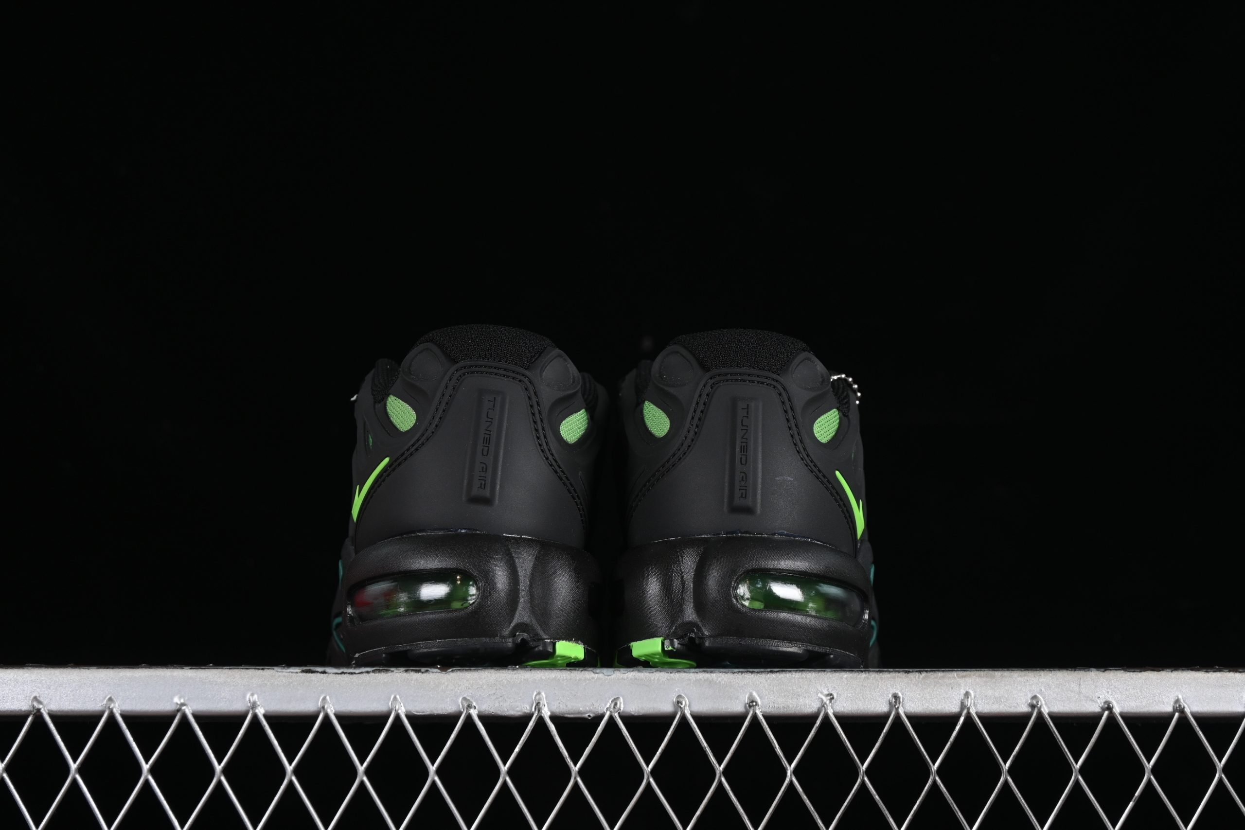 Nike Air Max Plus Drift TN 1 Black Volt - immagine 5