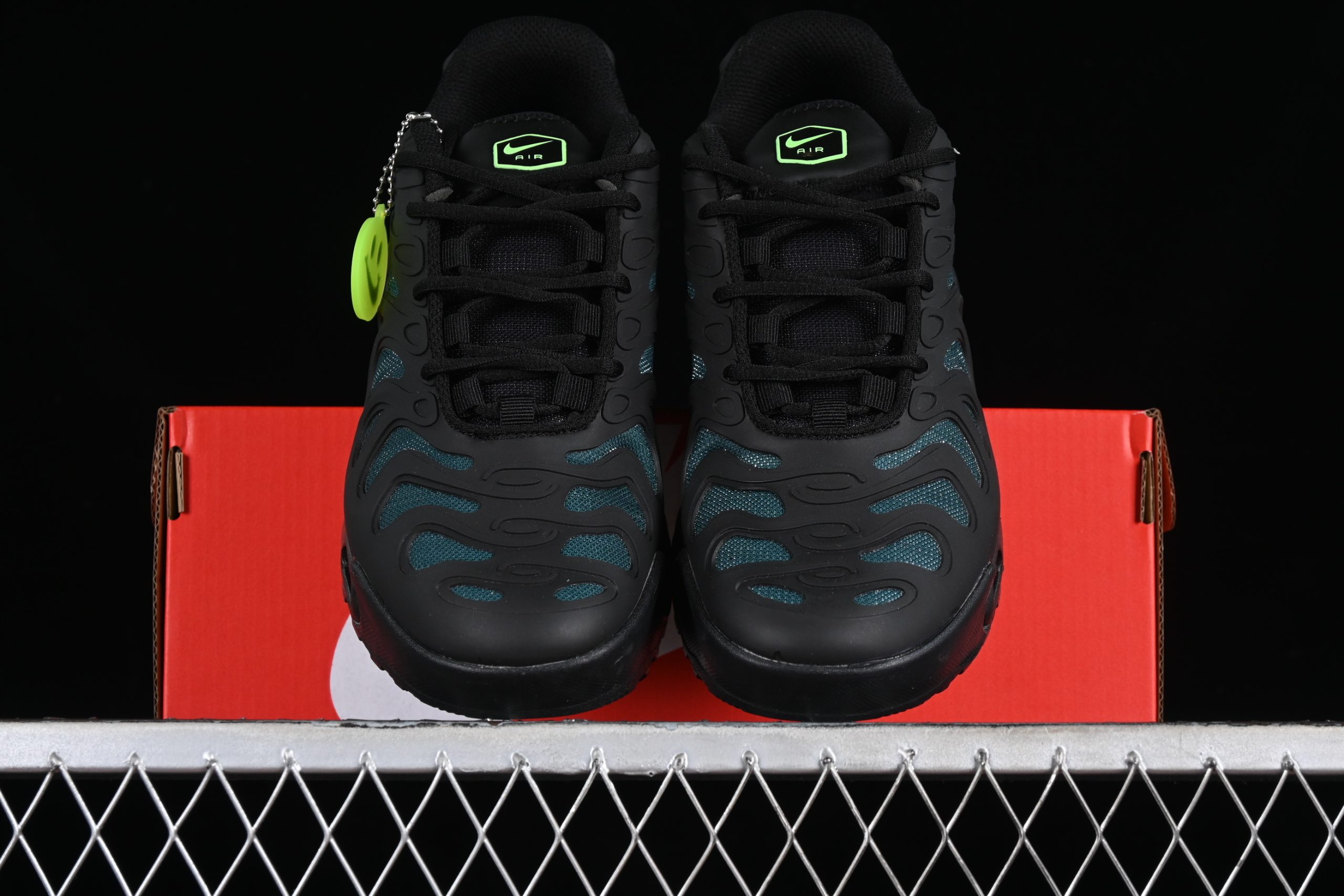 Nike Air Max Plus Drift TN 1 Black Volt - immagine 6