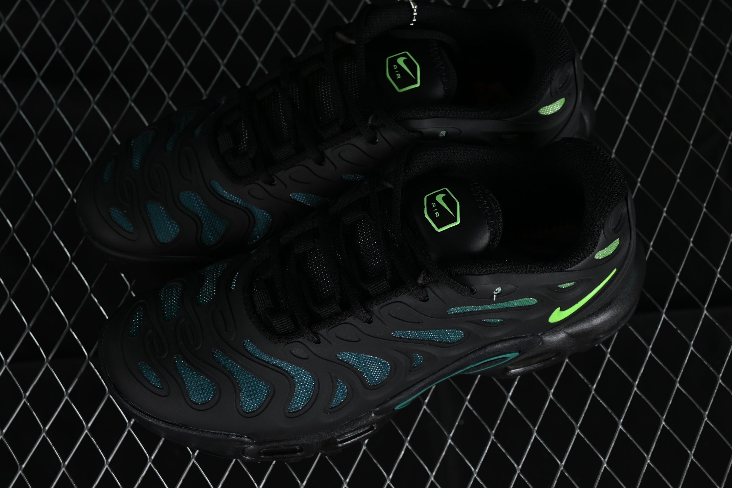Nike Air Max Plus Drift TN 1 Black Volt - immagine 7