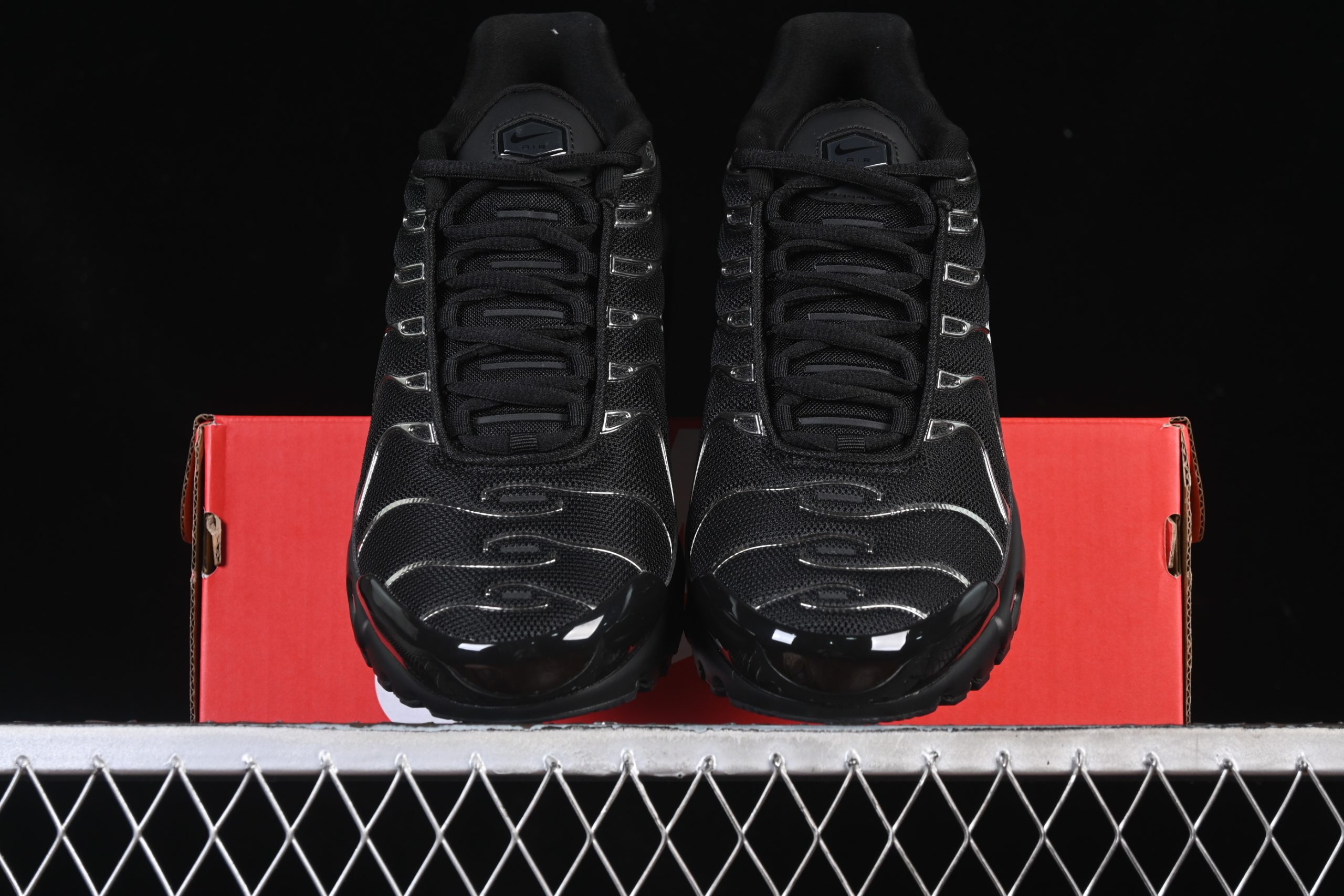 Nike Air Max Plus TN 1 Black Metallic Silver - immagine 5