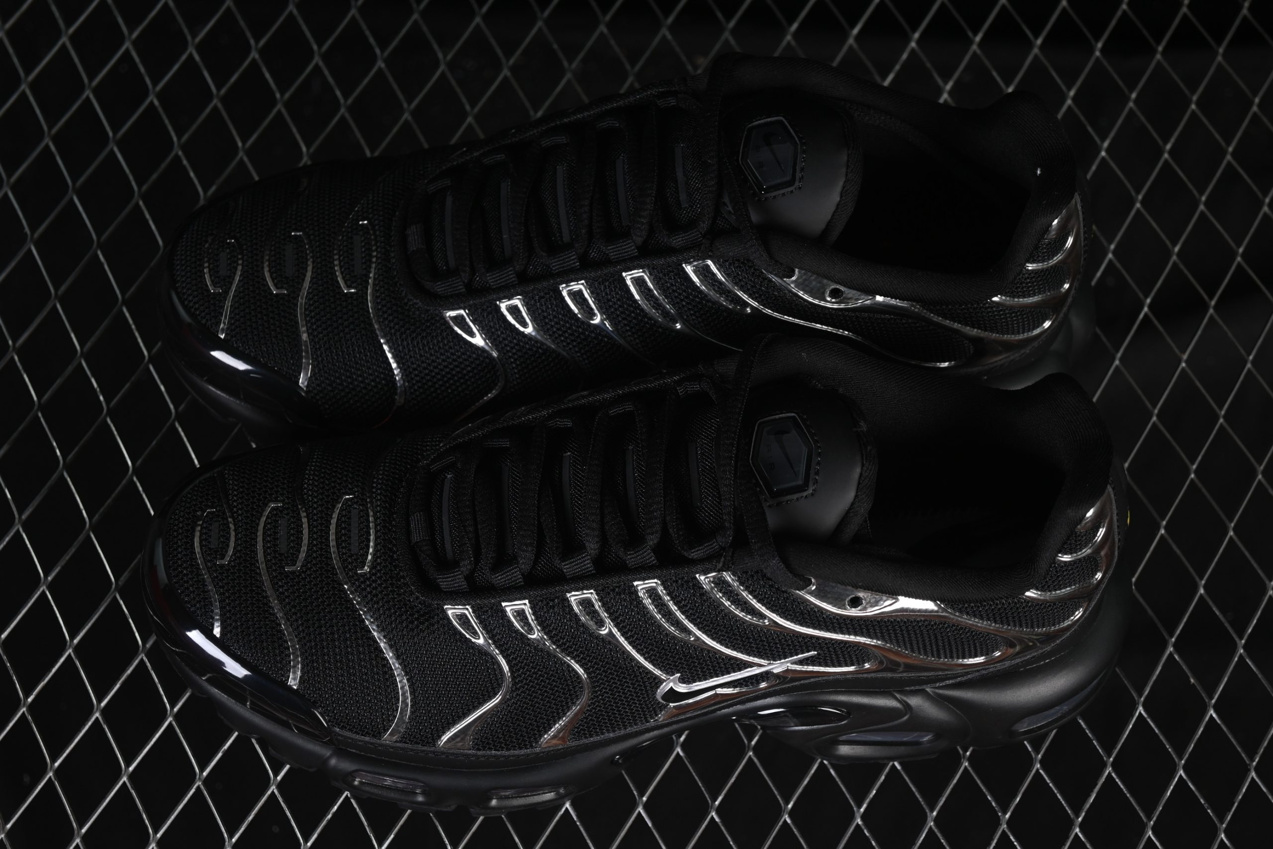 Nike Air Max Plus TN 1 Black Metallic Silver - immagine 6