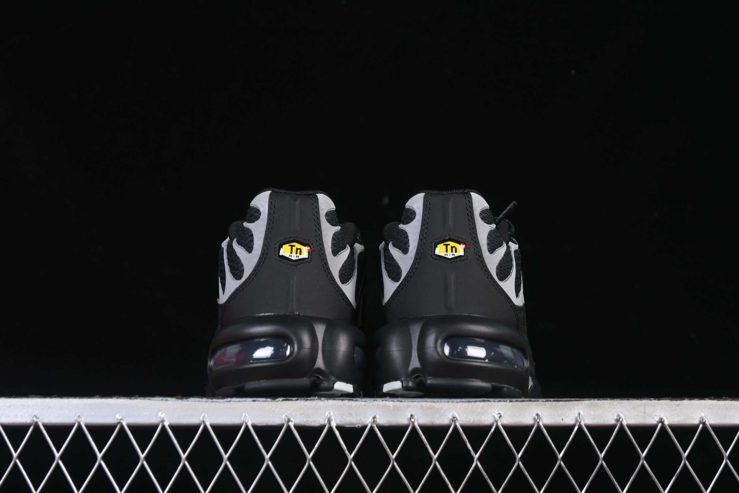 Nike Air Max Plus TN 1 Black Reflective Silver - immagine 4