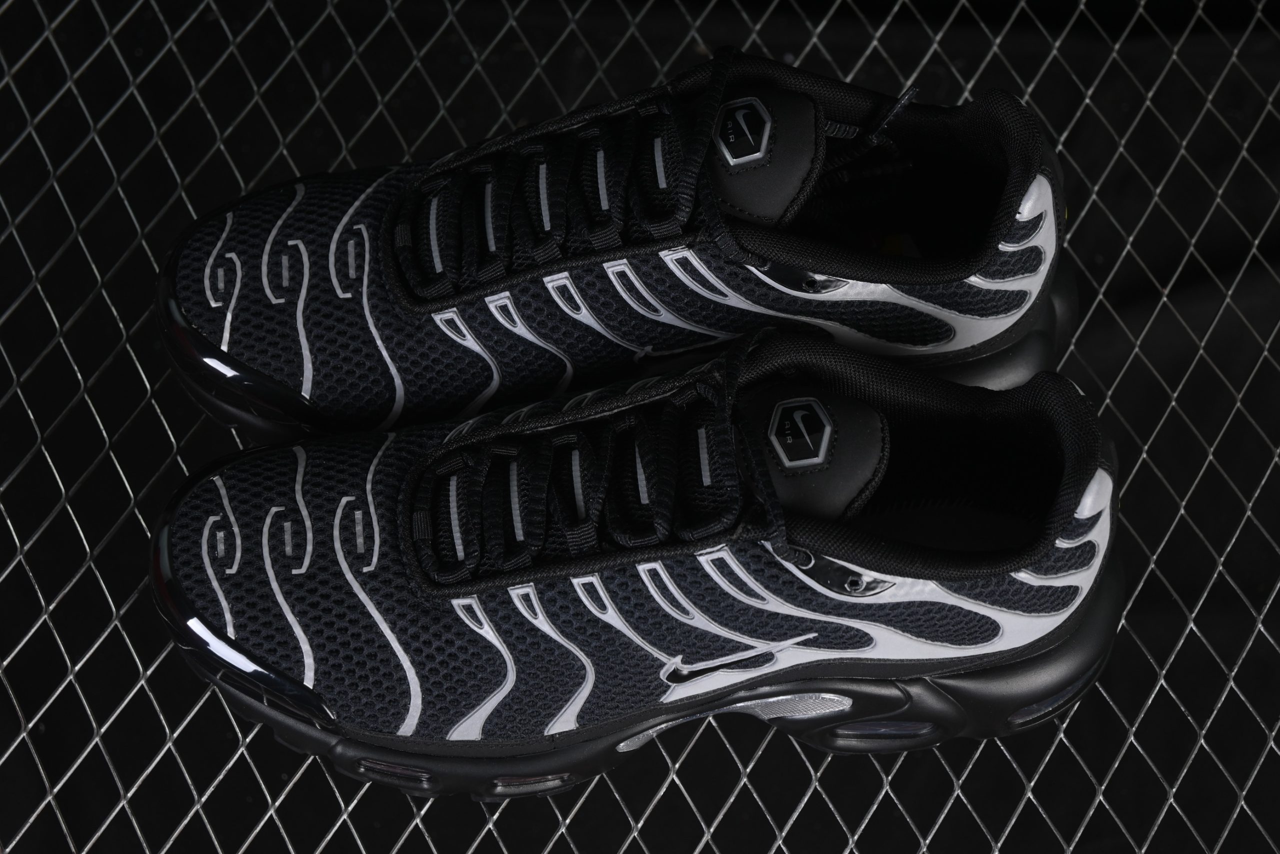 Nike Air Max Plus TN 1 Black Reflective Silver - immagine 6