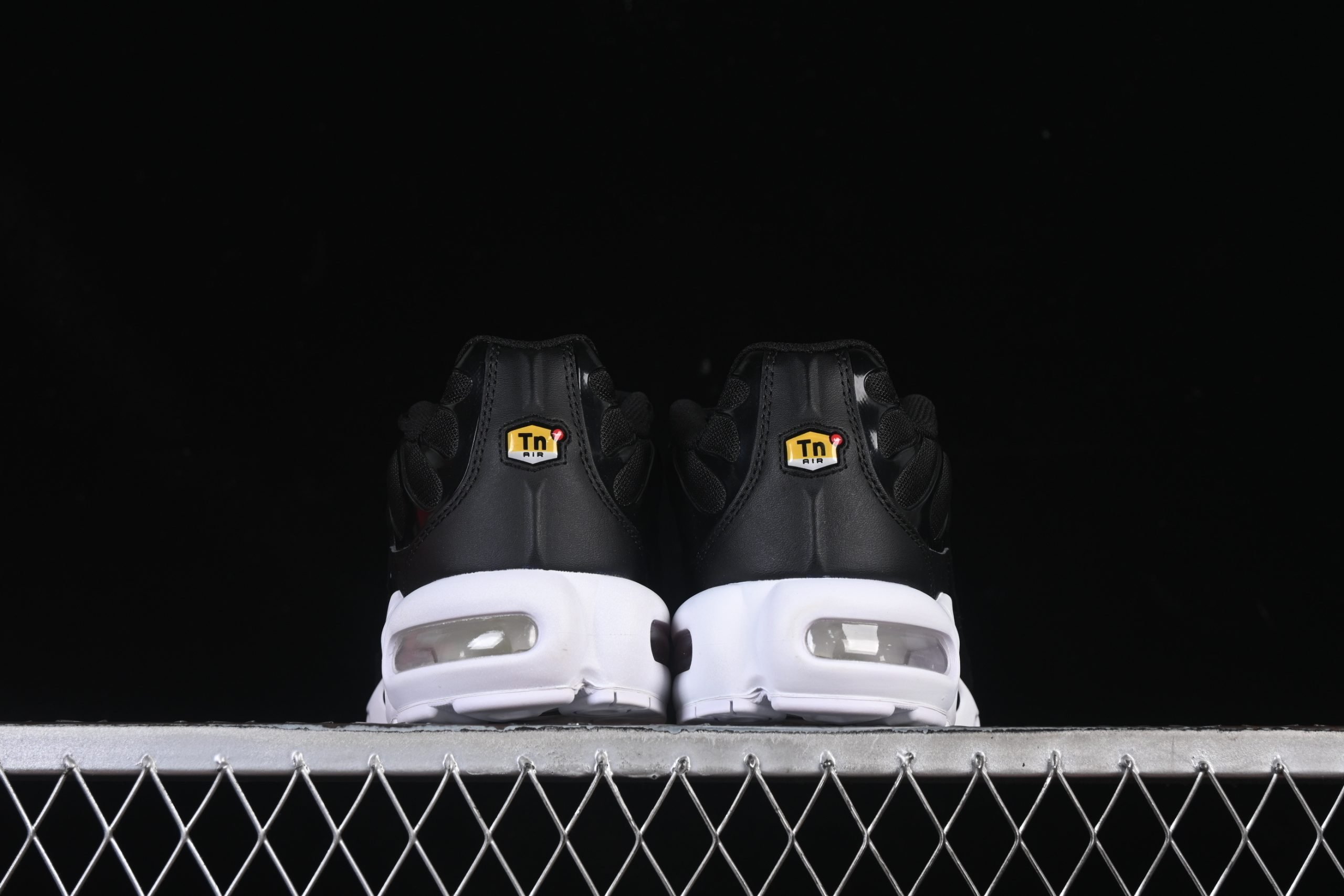 Nike Air Max Plus TN 1 Black White - immagine 4