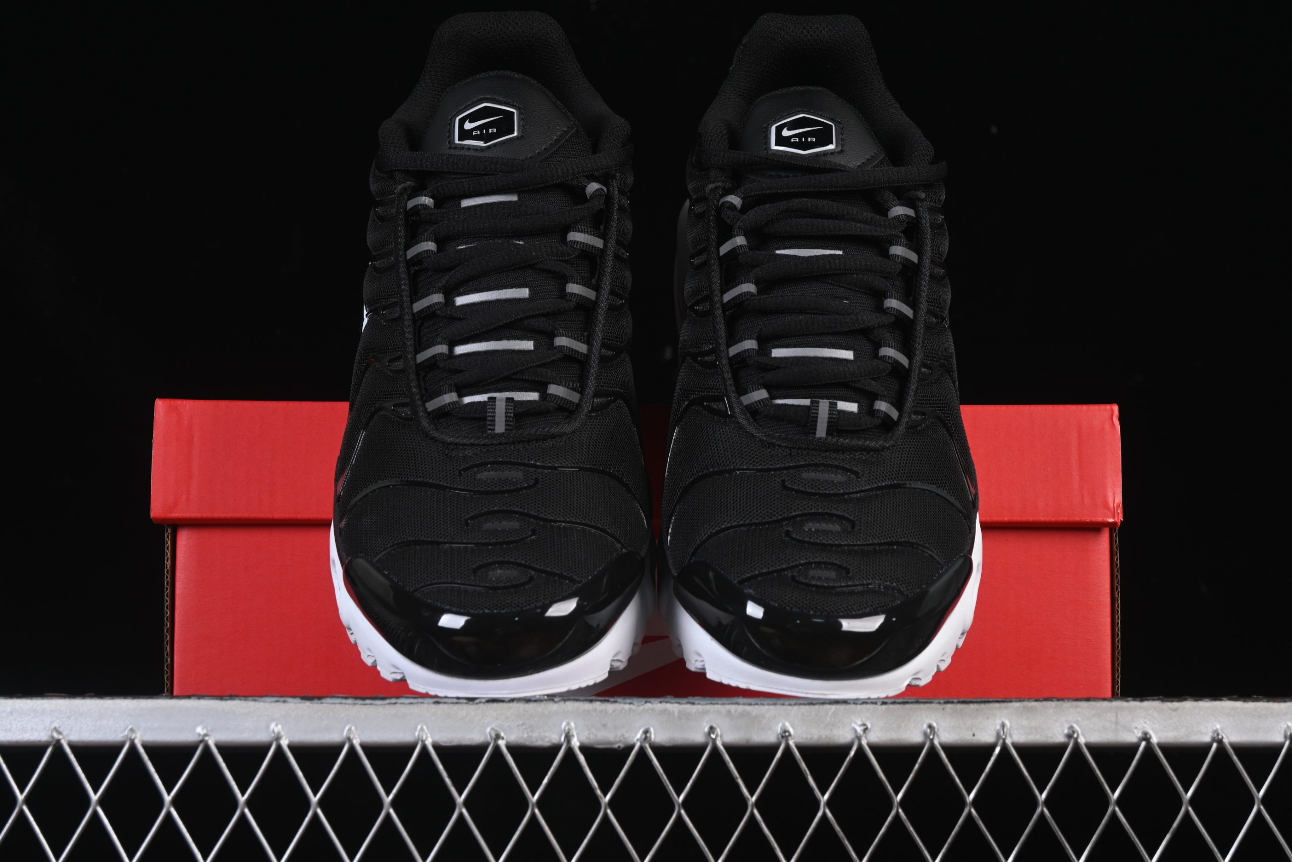 Nike Air Max Plus TN 1 Black White - immagine 5