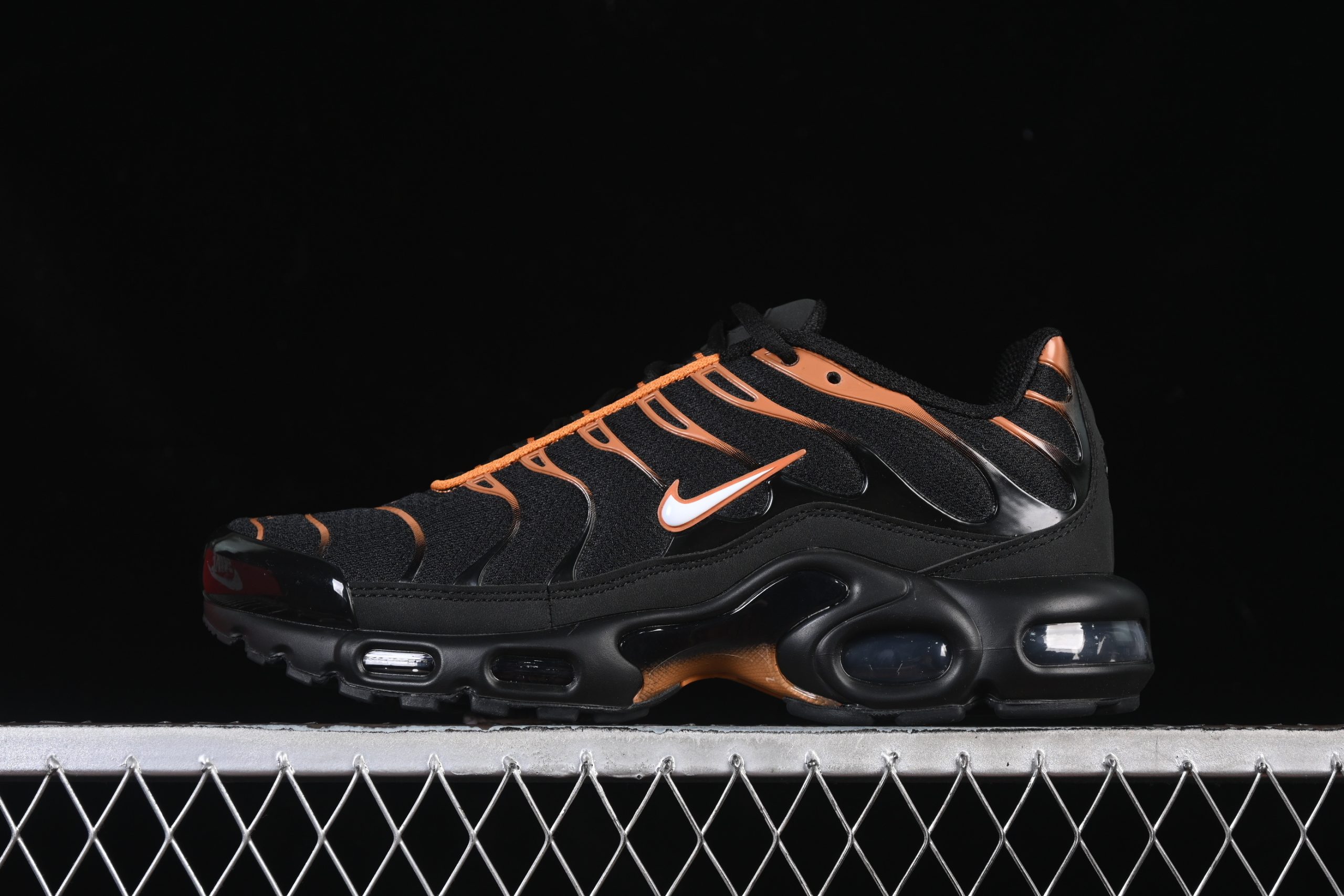 Nike Air Max Plus TN 1 Dark Obsidian Monarch - immagine 2