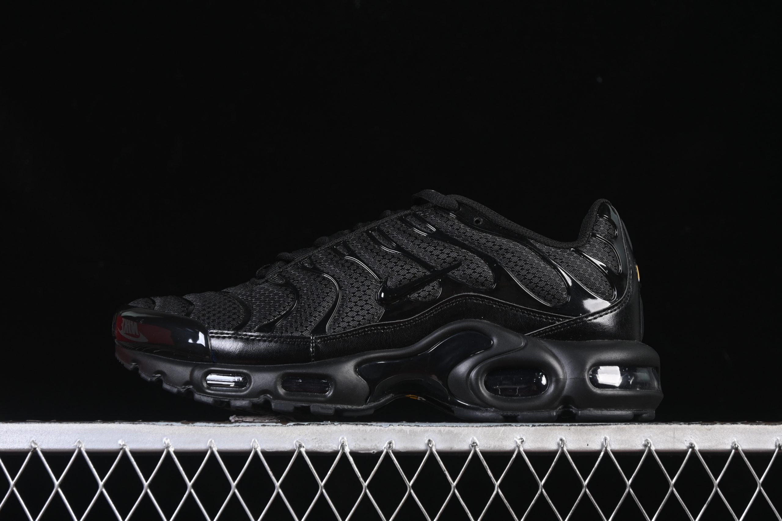 Nike Air Max Plus TN Triple Black - immagine 2