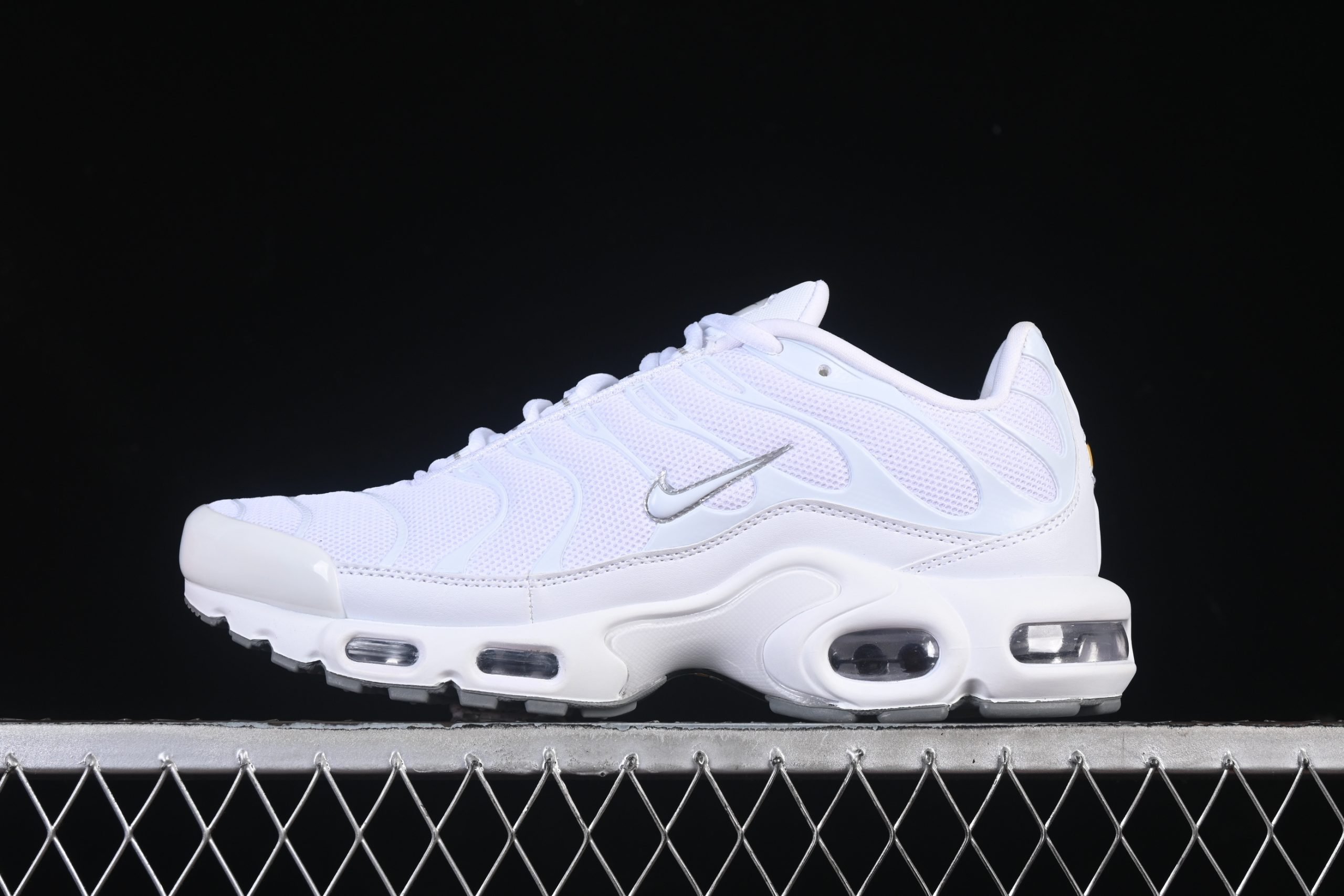 Nike Air Max Plus TN 1 Triple White - immagine 2