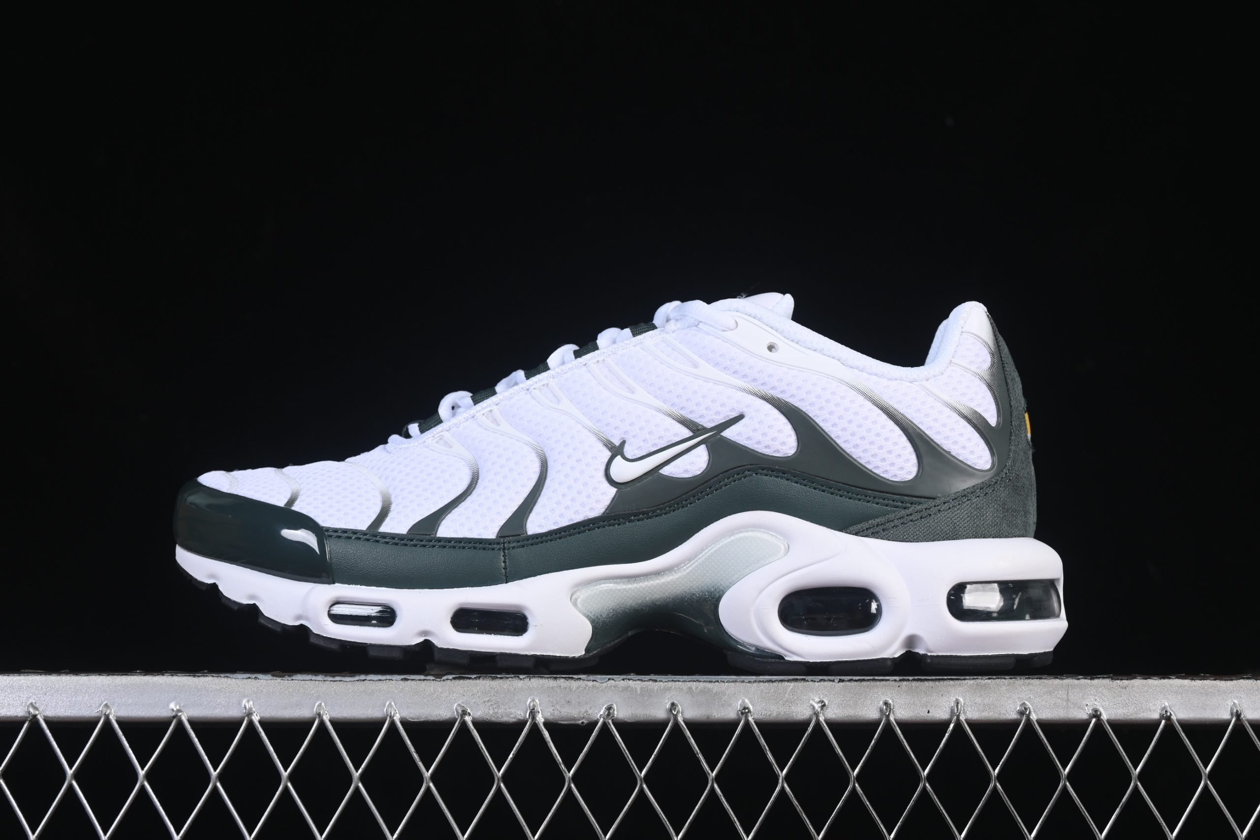 Nike Air Max Plus TN 1 White Vintage Green - immagine 2