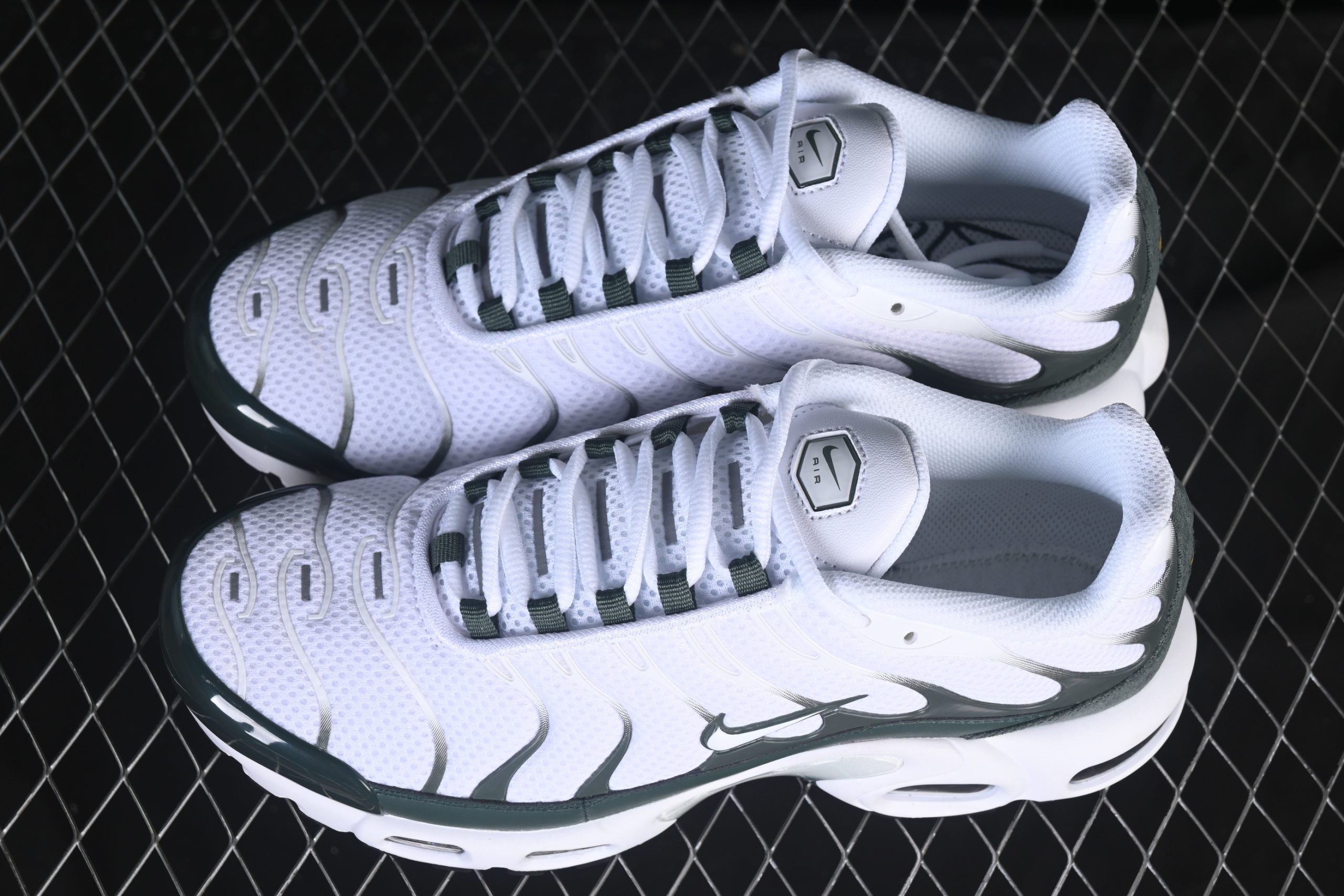 Nike Air Max Plus TN 1 White Vintage Green - immagine 6